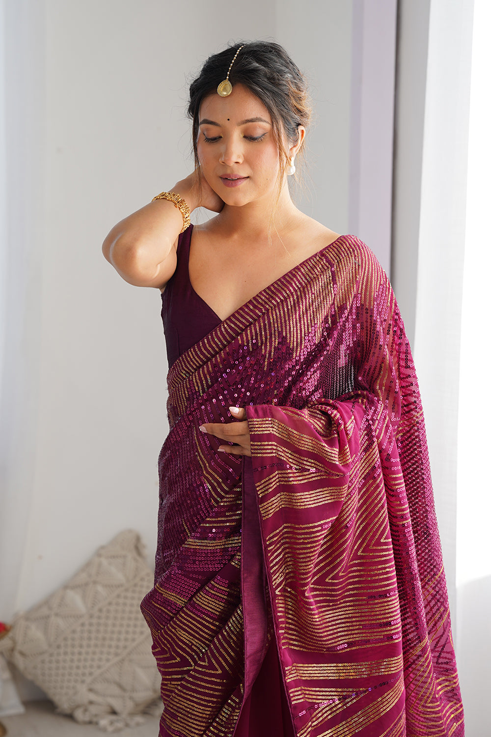 Urban Pallu Solid Poly Georgette Festive Saree