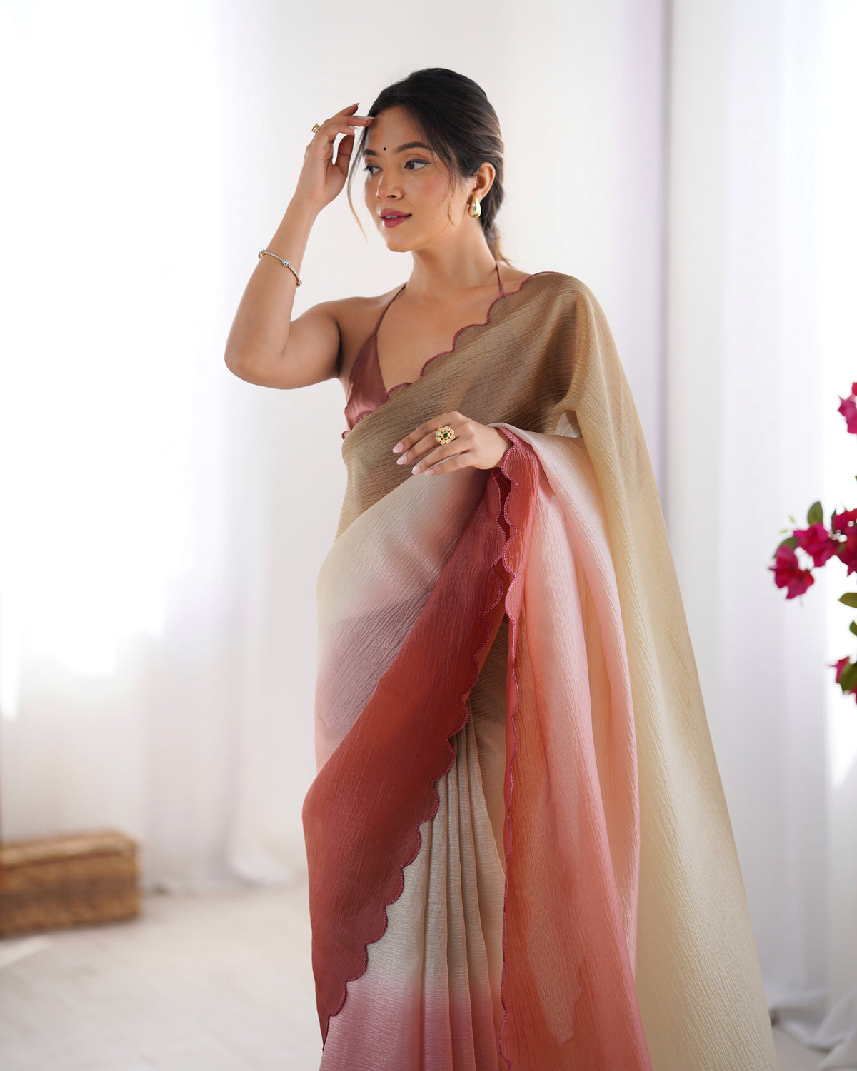 Urban Pallu Solid Silk Blend Party Saree