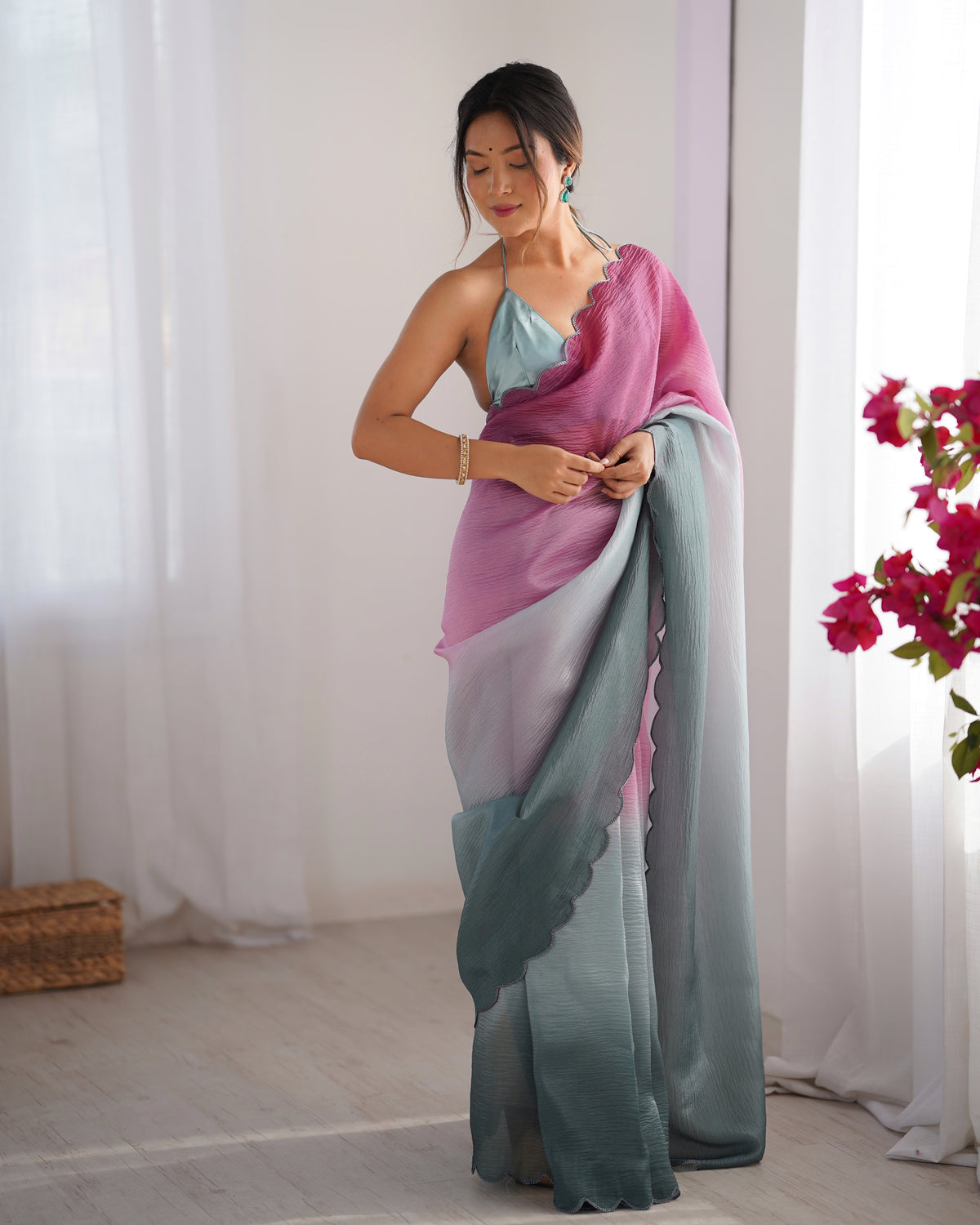 Urban Pallu Solid Silk Blend Party Saree