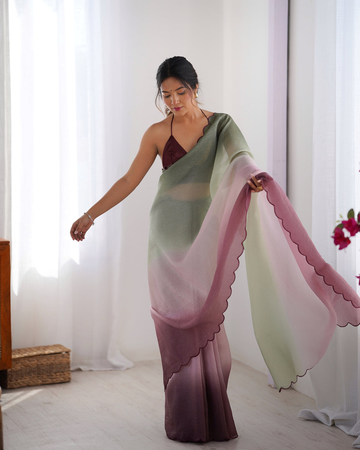 Urban Pallu Solid Silk Blend Party Saree