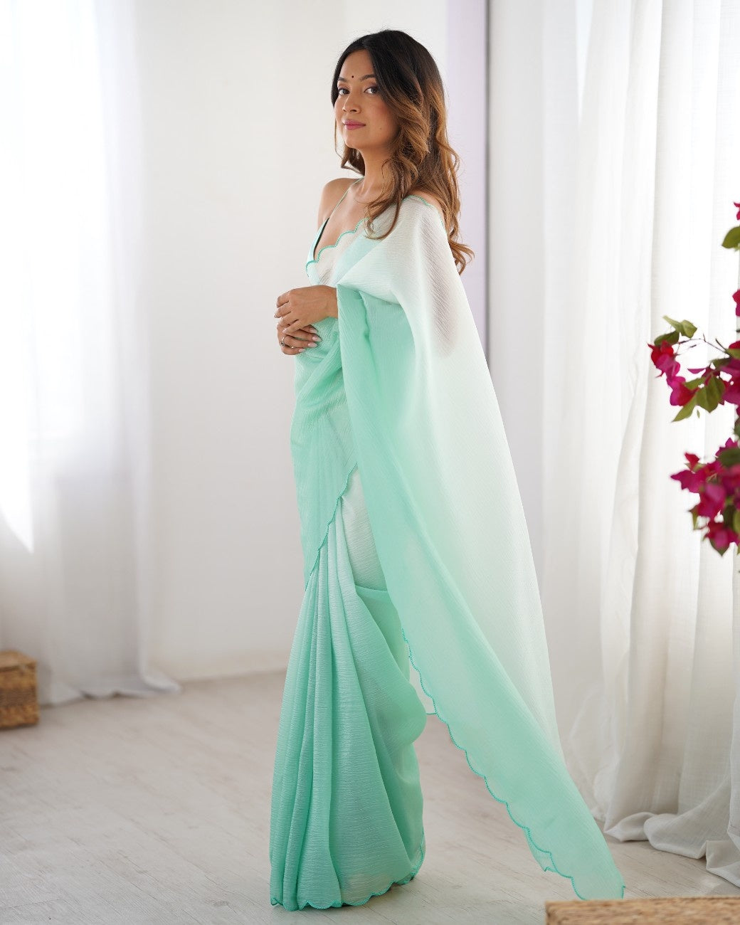 Urban Pallu Solid Silk Blend Party Saree