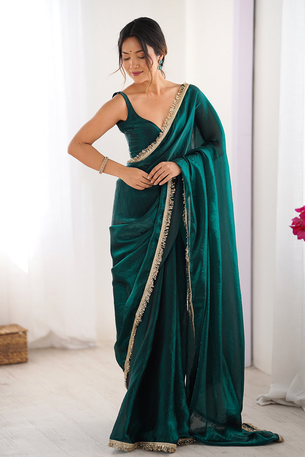 Urban Pallu Solid Poly Georgette Daily Saree