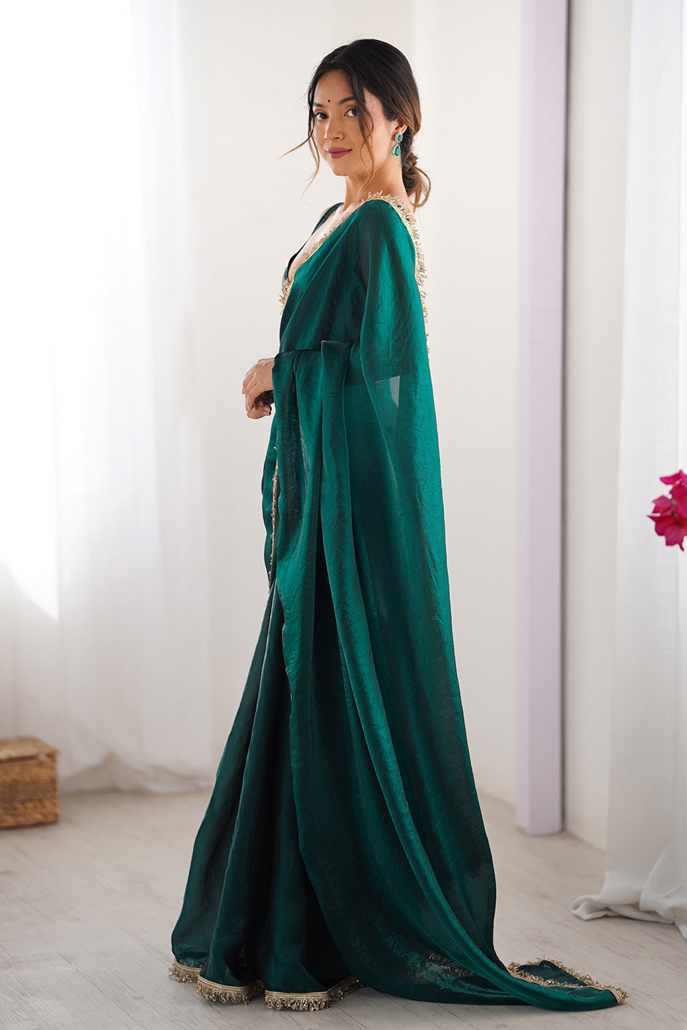 Urban Pallu Solid Poly Georgette Daily Saree