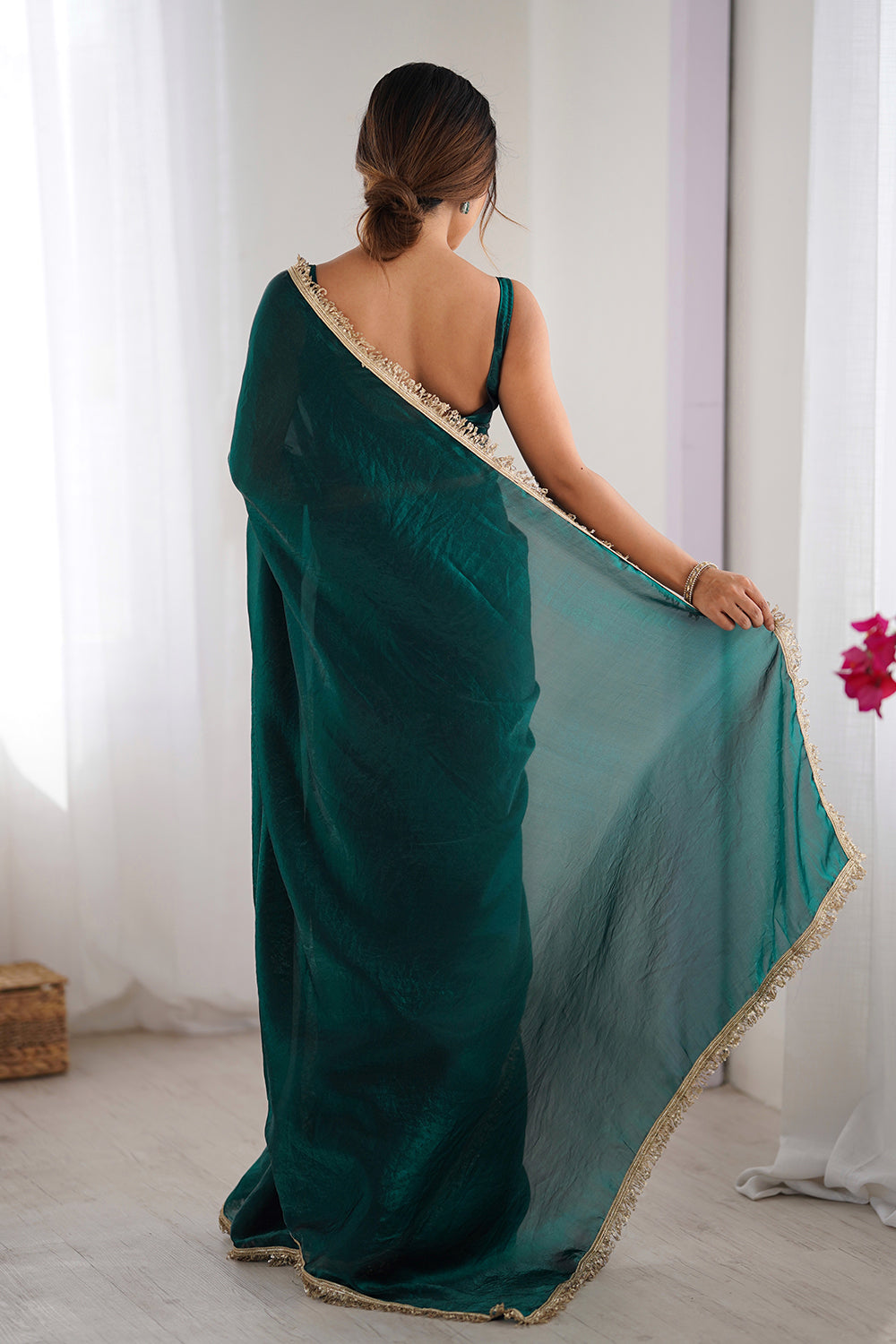Urban Pallu Solid Poly Georgette Daily Saree