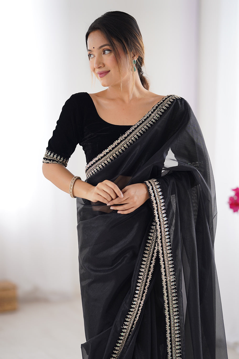 Urban Pallu Solid Poly Georgette Daily Saree
