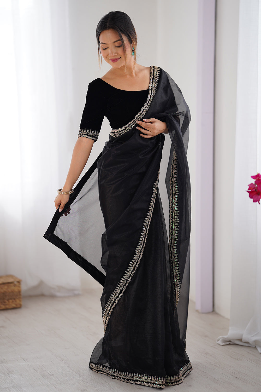 Urban Pallu Solid Poly Georgette Daily Saree