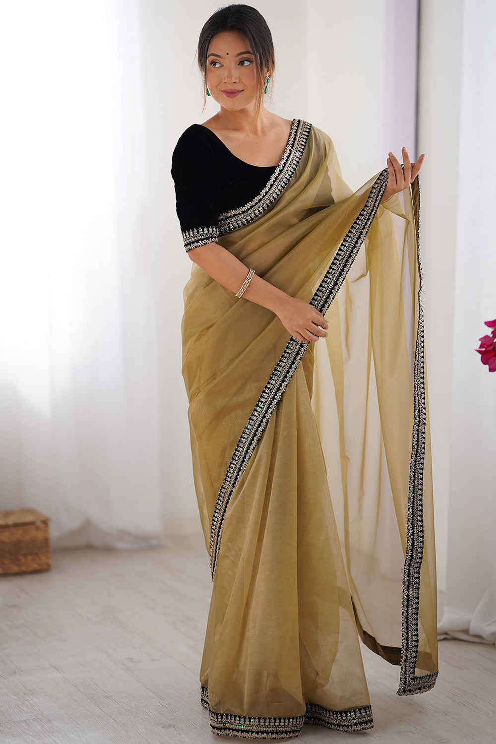 Urban Pallu Solid Poly Georgette Daily Saree