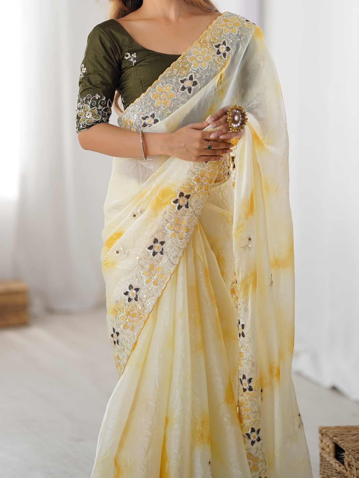 Urban Pallu Embroidered Poly Chiffon Daily Saree