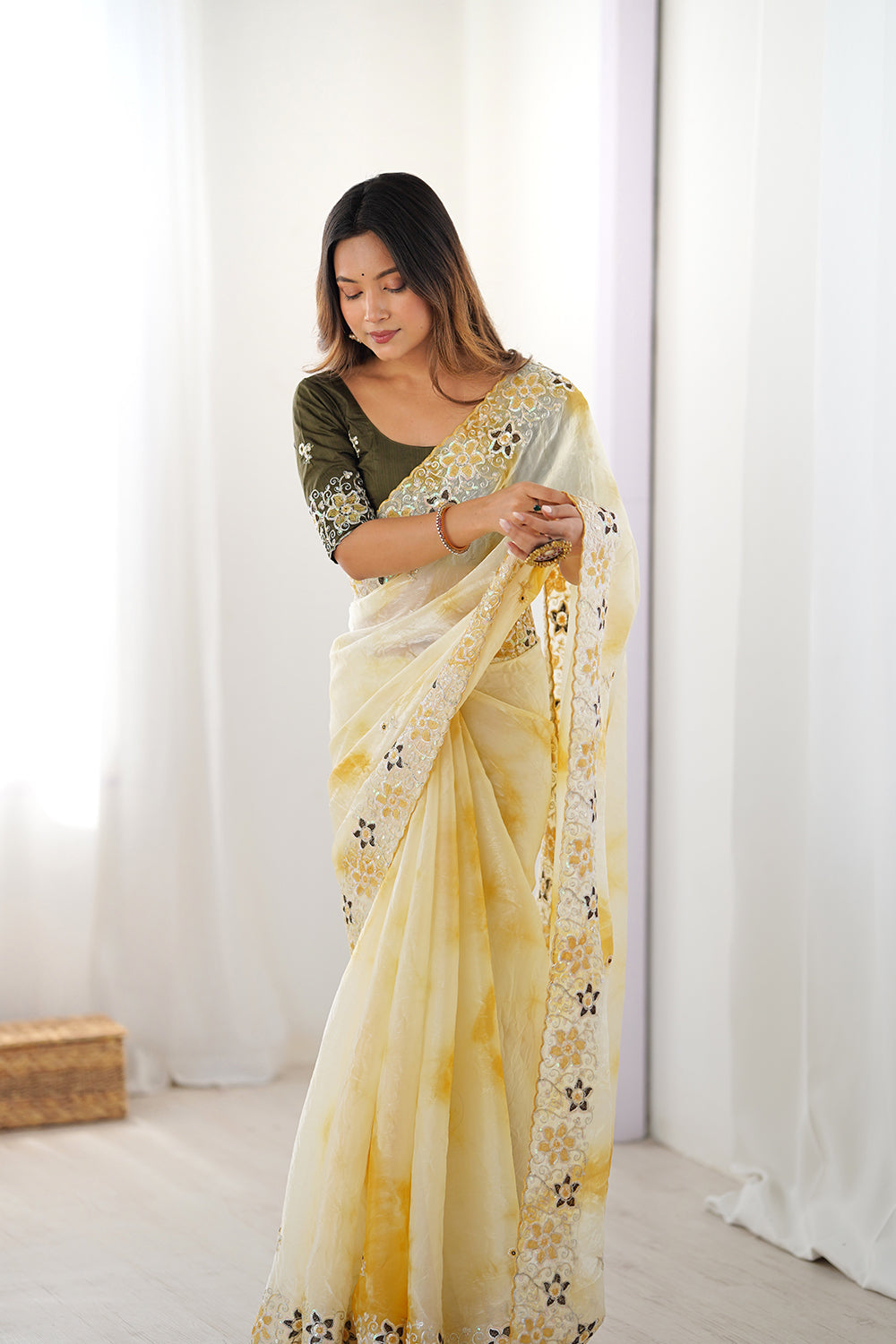 Urban Pallu Embroidered Poly Chiffon Daily Saree