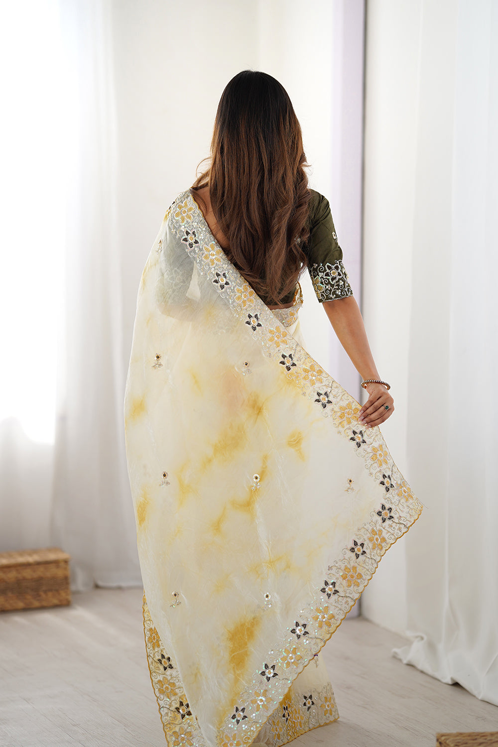 Urban Pallu Embroidered Poly Chiffon Daily Saree