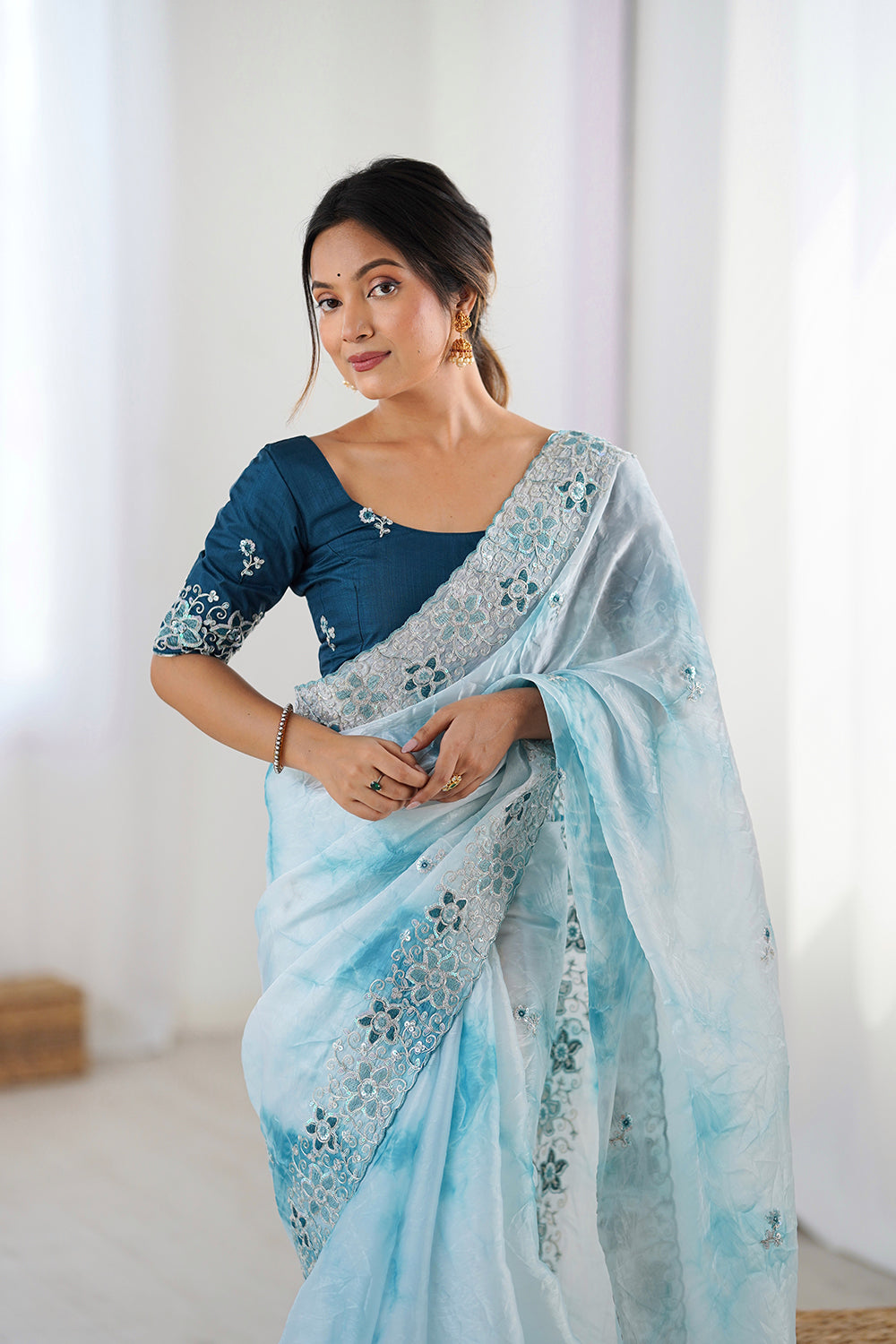 Urban Pallu Embroidered Poly Chiffon Daily Saree