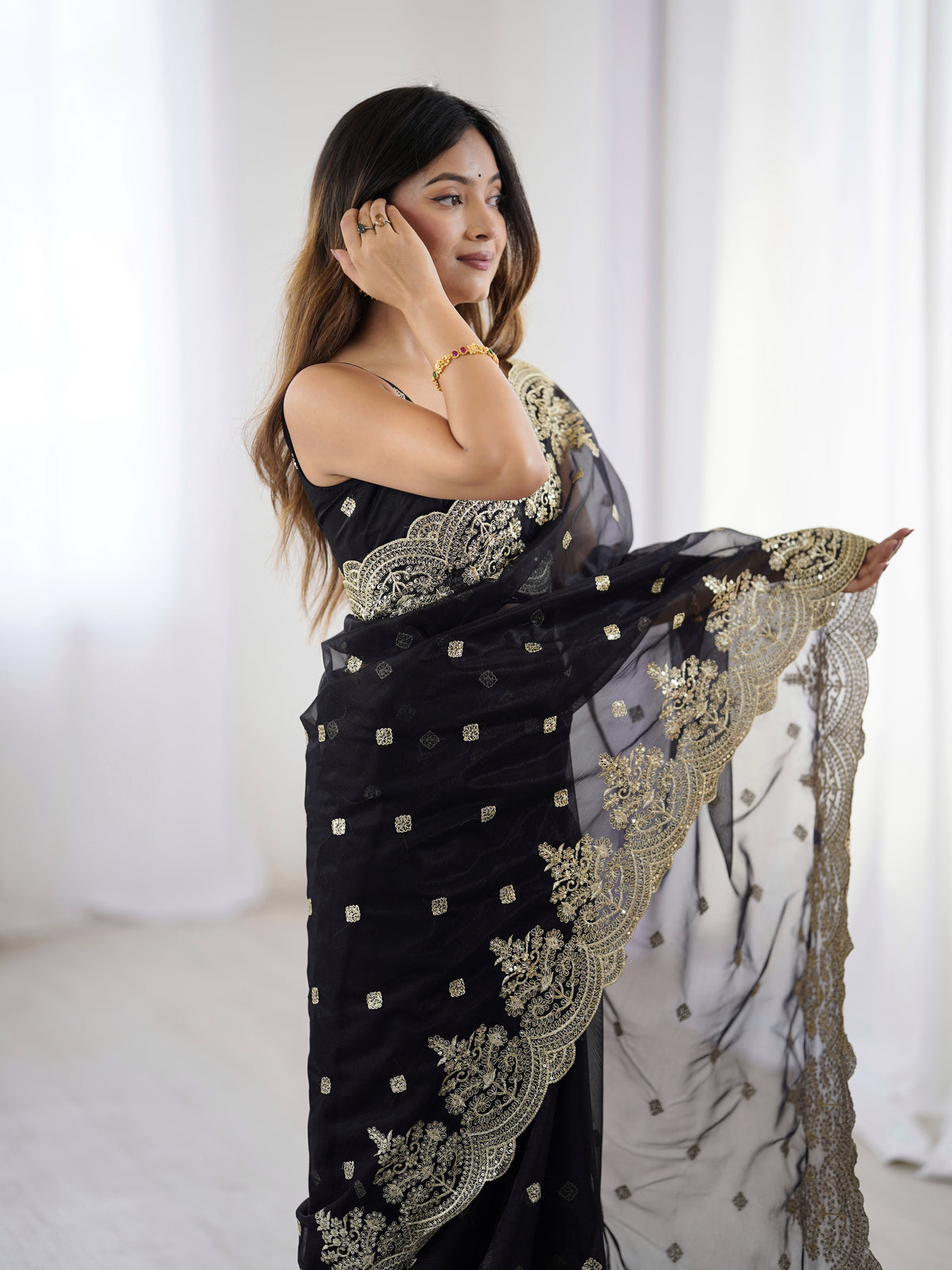Urban Pallu Solid Net Festive Saree