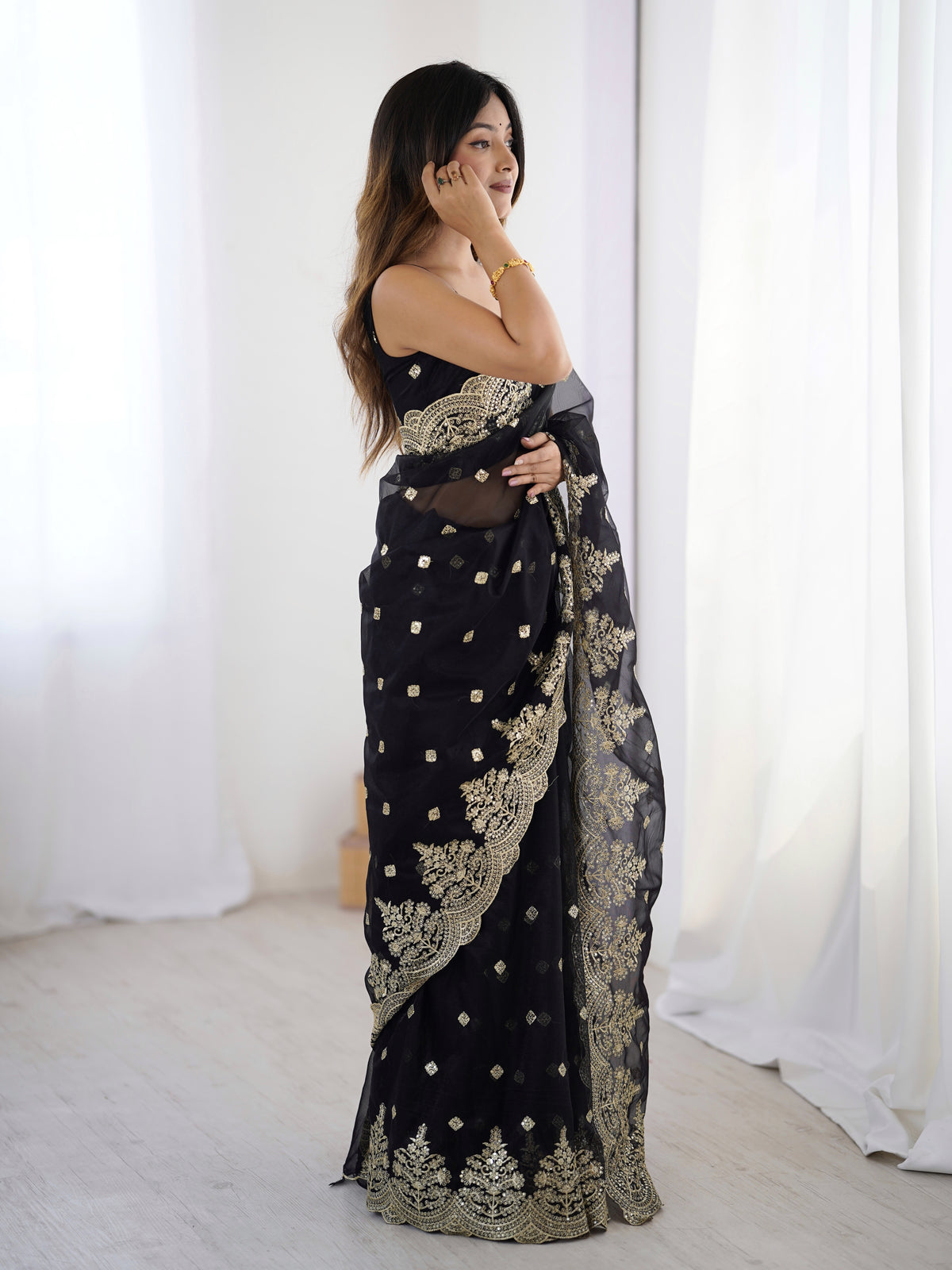 Urban Pallu Solid Net Festive Saree