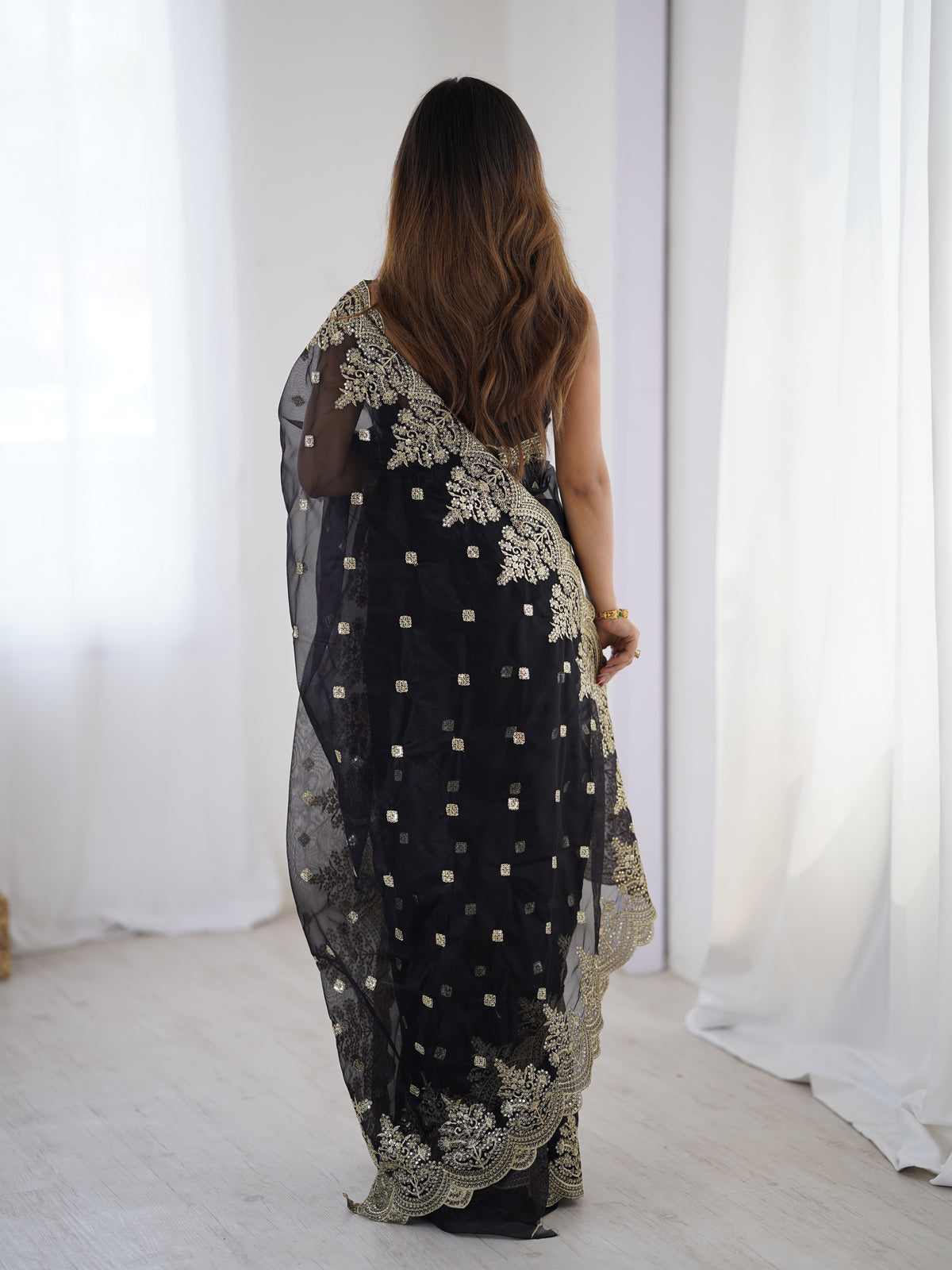 Urban Pallu Solid Net Festive Saree