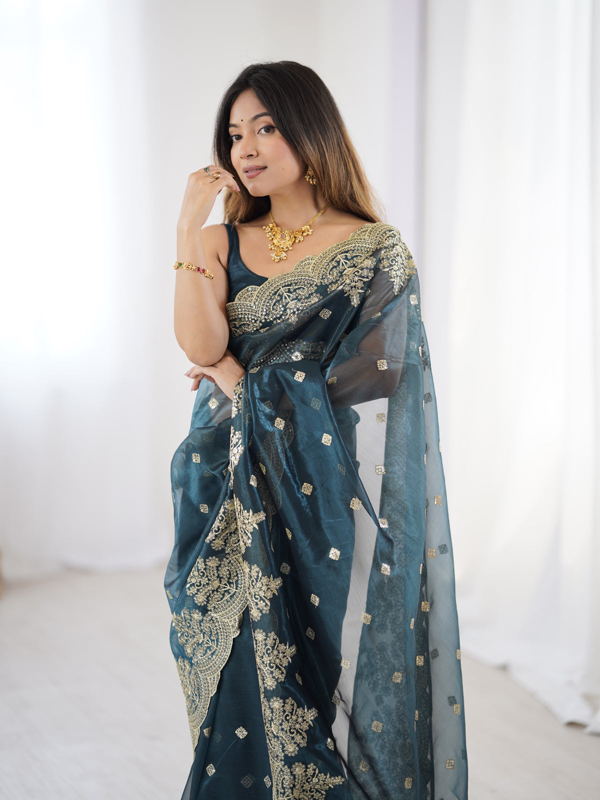Urban Pallu Solid Net Festive Saree