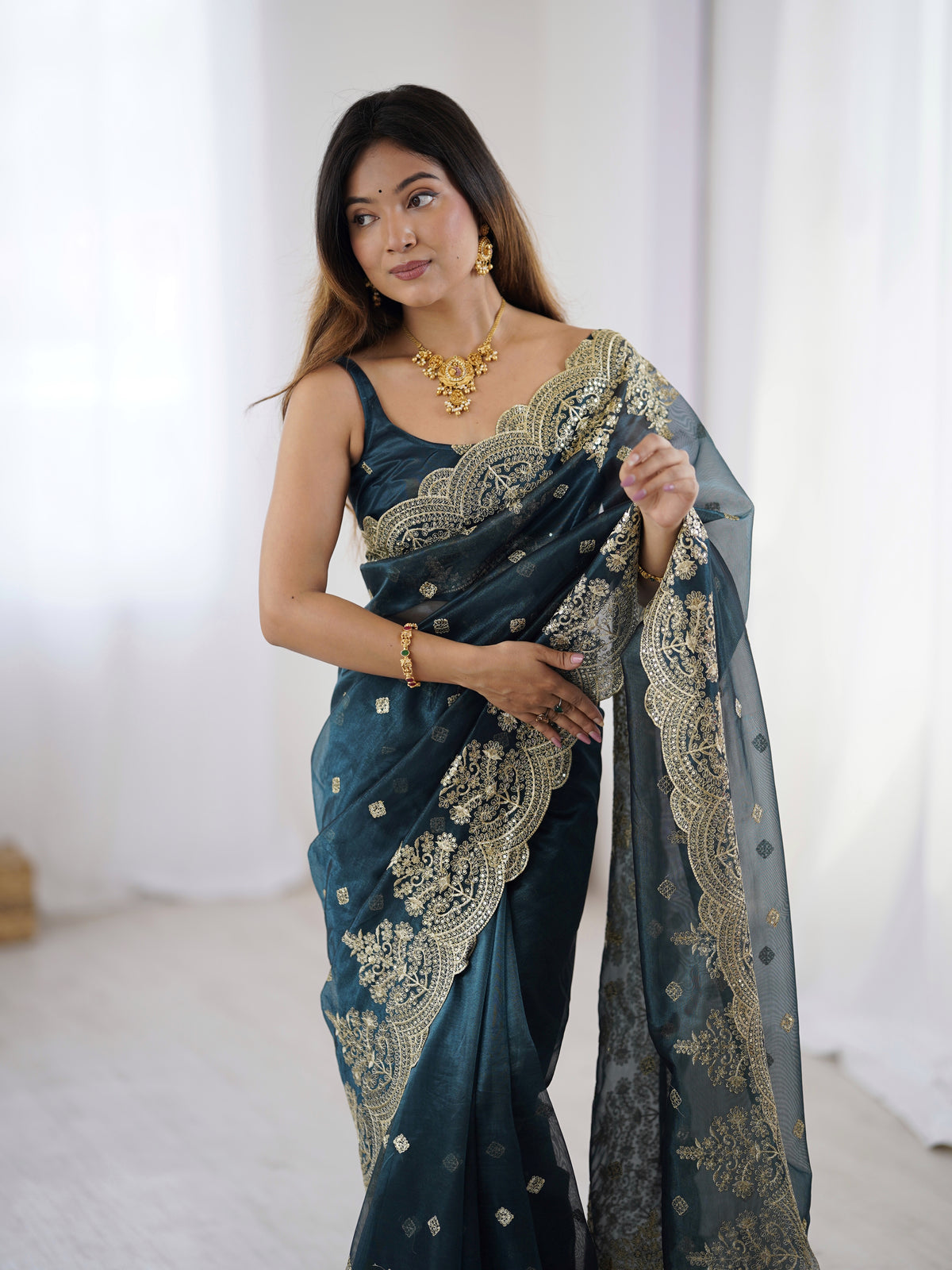 Urban Pallu Solid Net Festive Saree