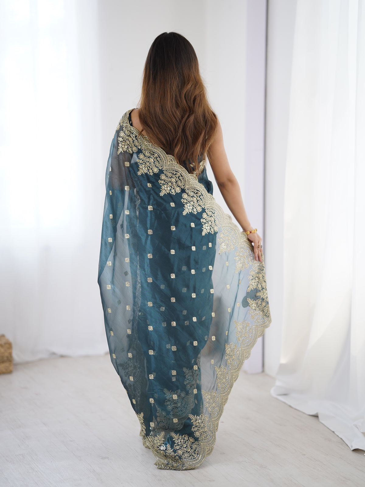 Urban Pallu Solid Net Festive Saree
