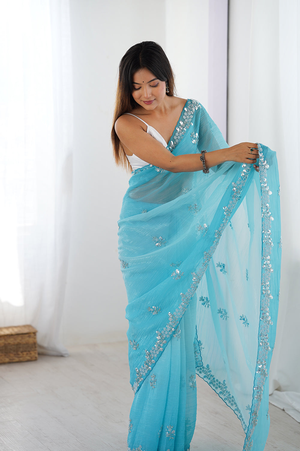 Urban Pallu Solid Poly Chiffon Daily Saree