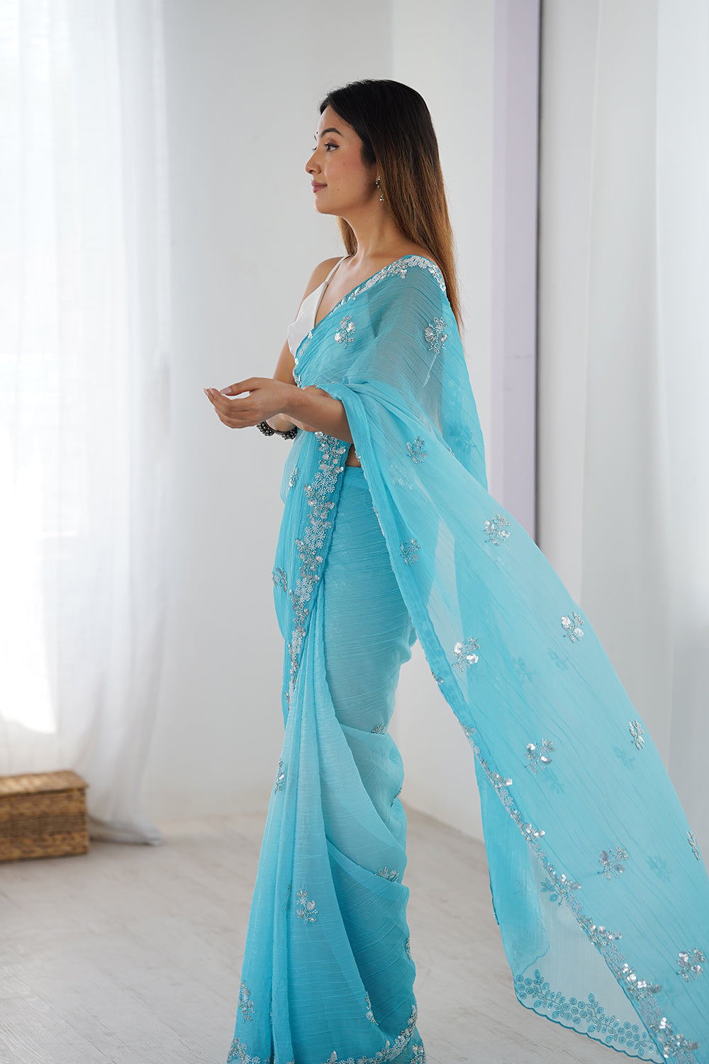 Urban Pallu Solid Poly Chiffon Daily Saree