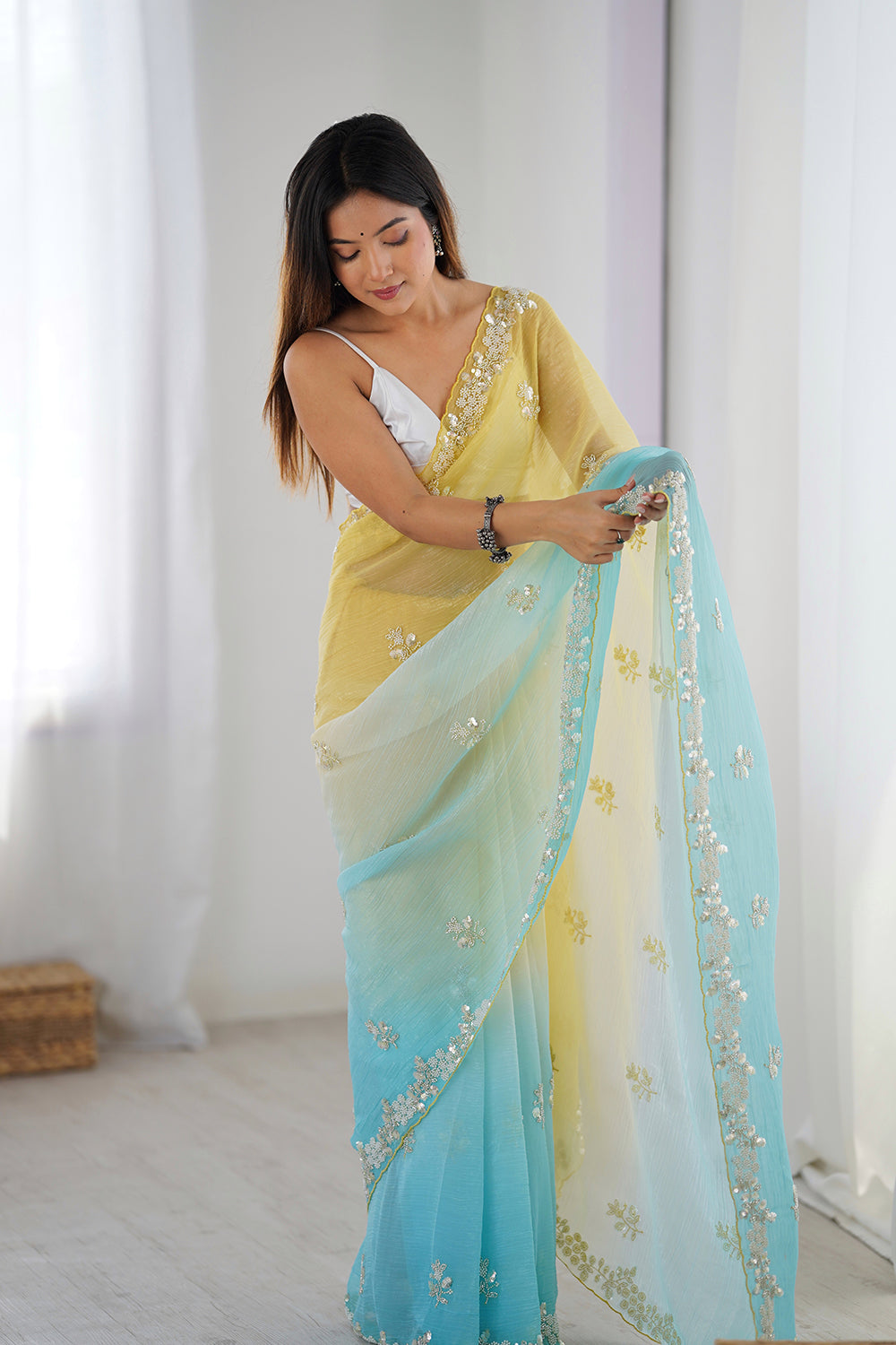 Urban Pallu Solid Poly Chiffon Daily Saree