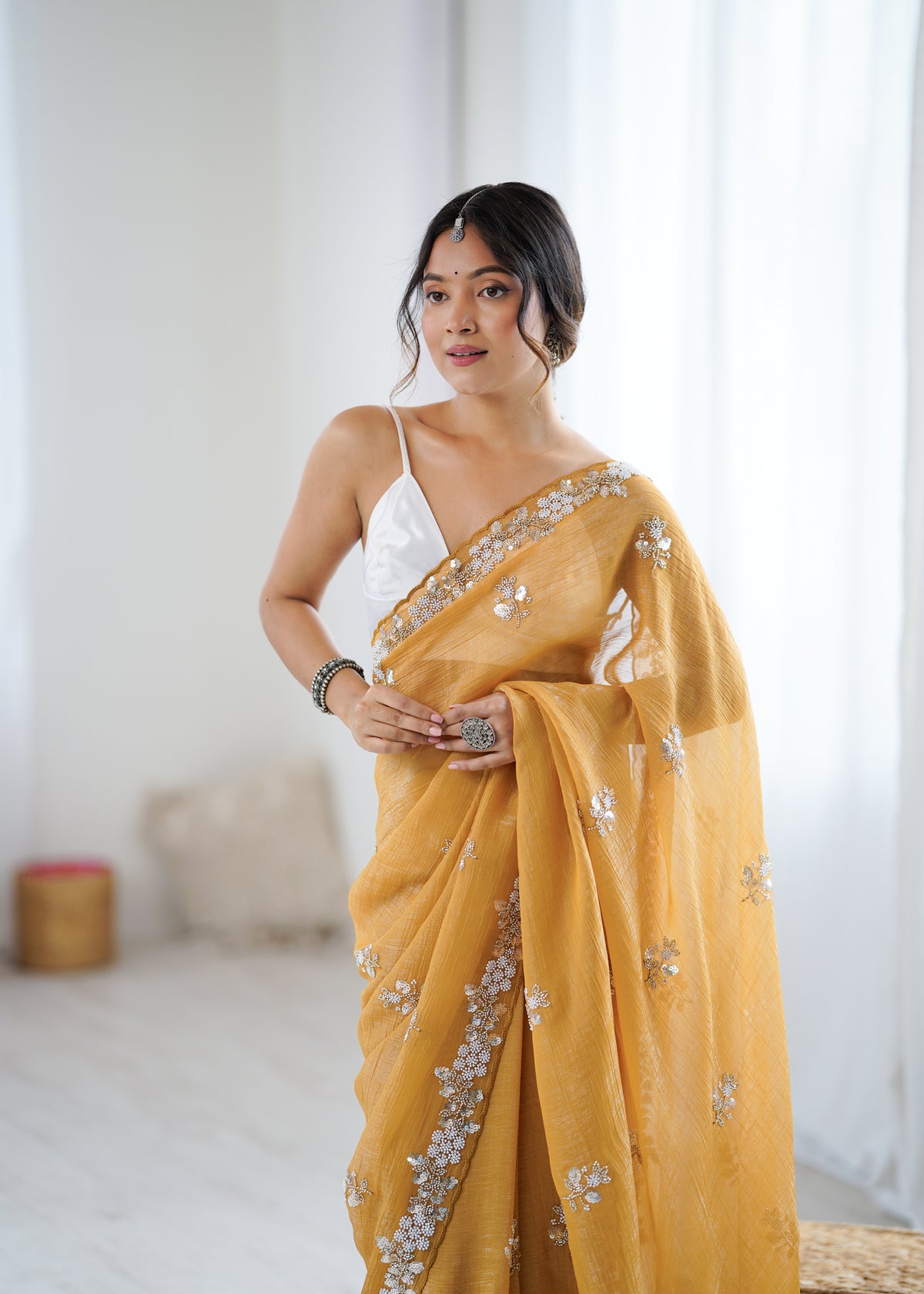 Urban Pallu Solid Poly Chiffon Daily Saree