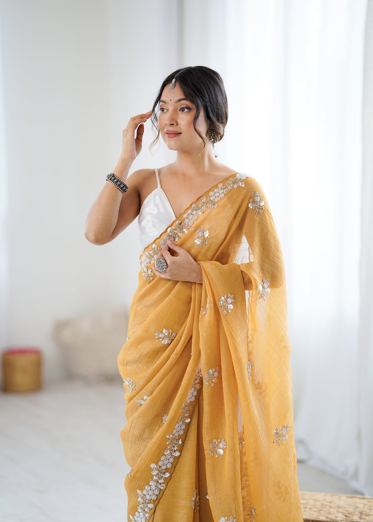 Urban Pallu Solid Poly Chiffon Daily Saree