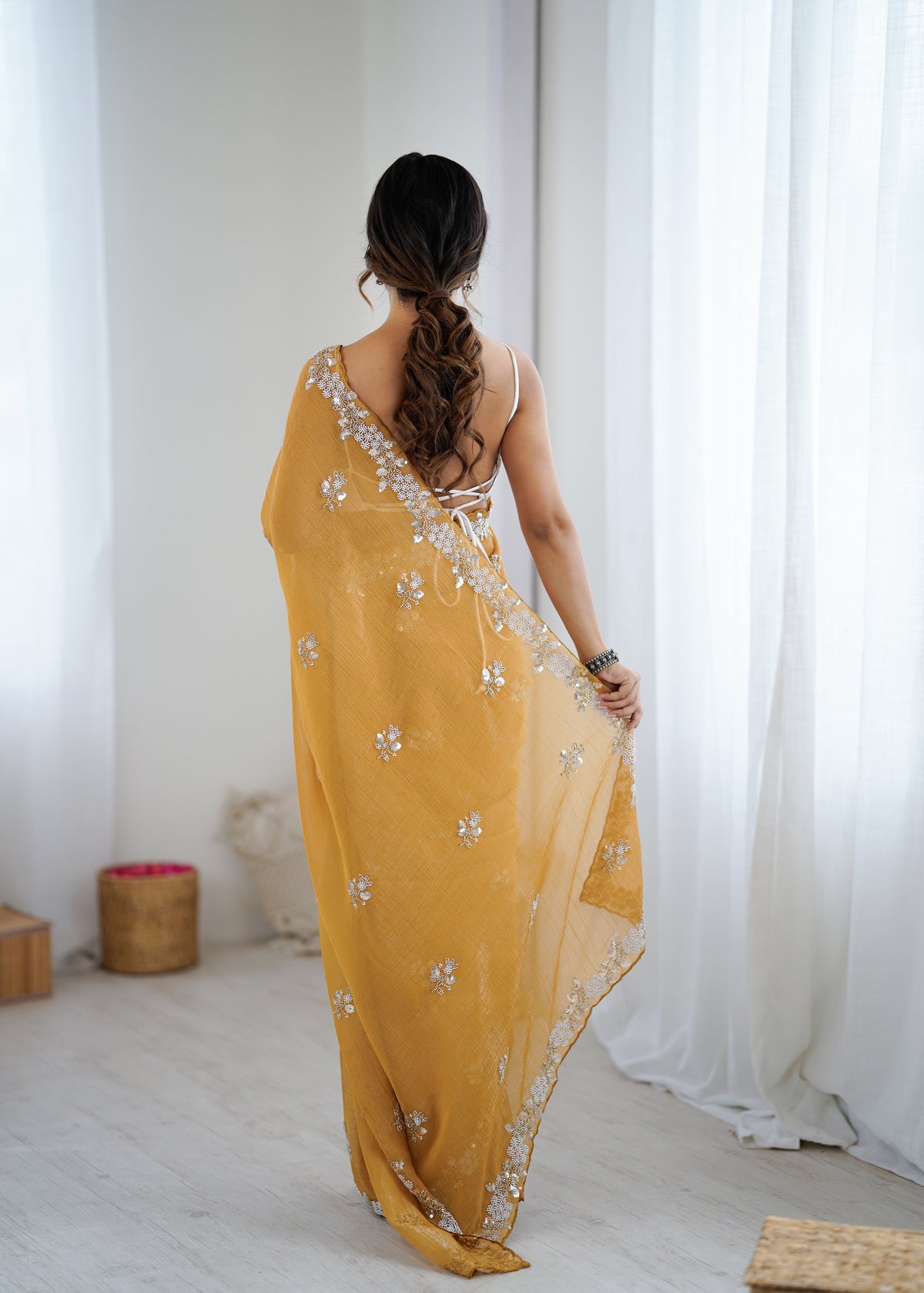 Urban Pallu Solid Poly Chiffon Daily Saree