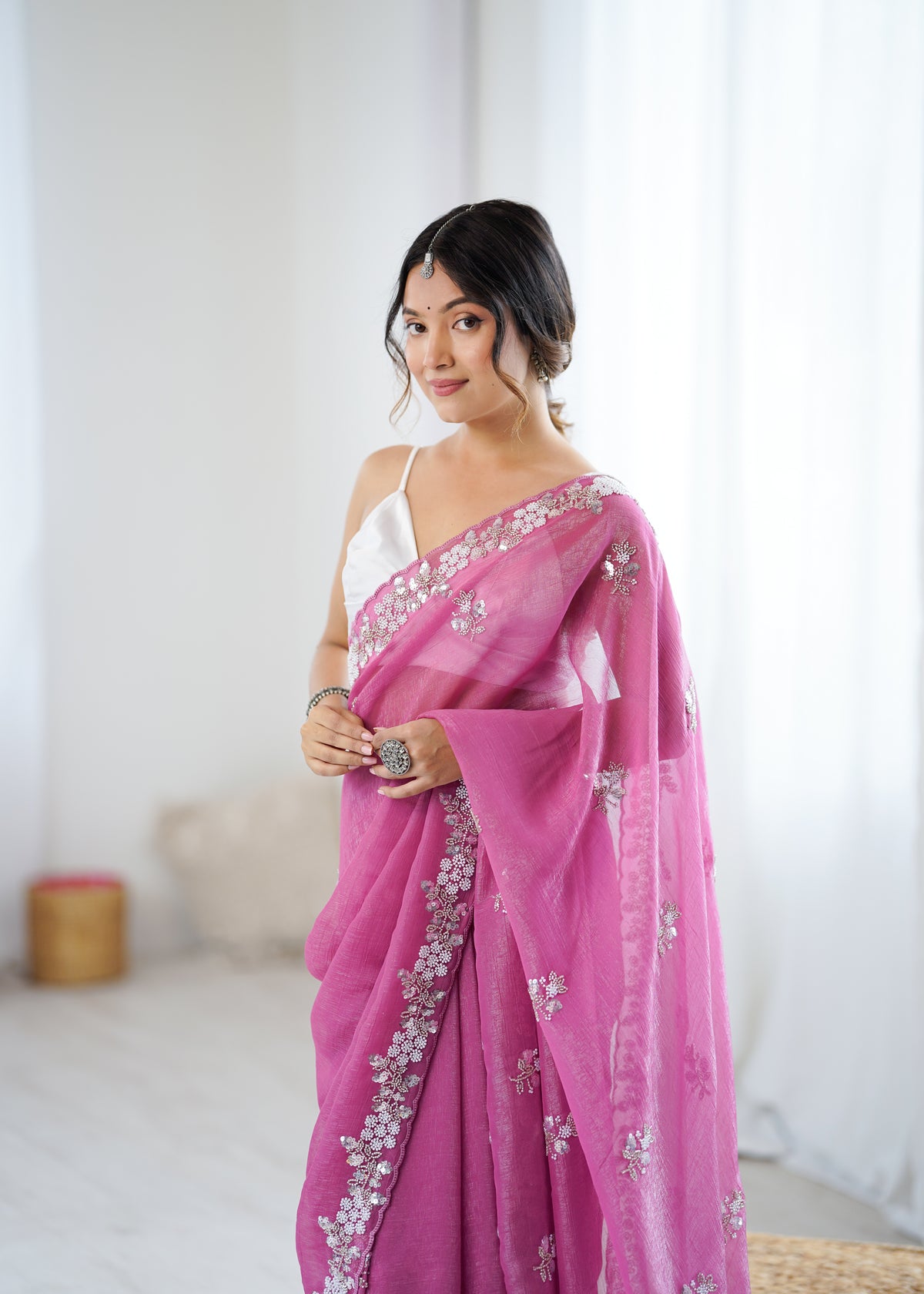 Urban Pallu Solid Poly Chiffon Daily Saree