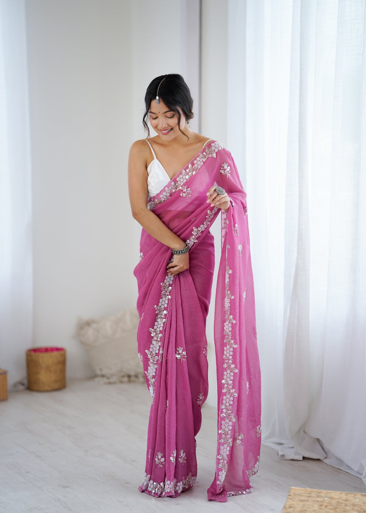 Urban Pallu Solid Poly Chiffon Daily Saree