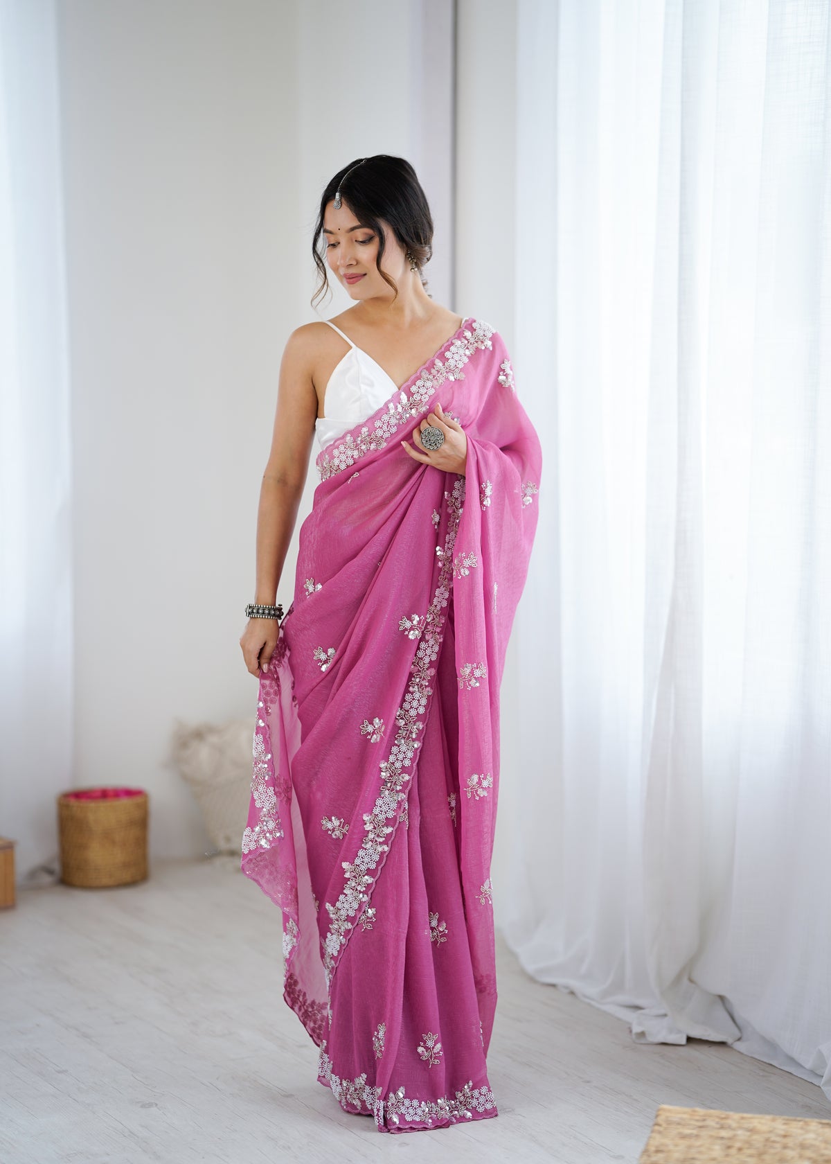 Urban Pallu Solid Poly Chiffon Daily Saree