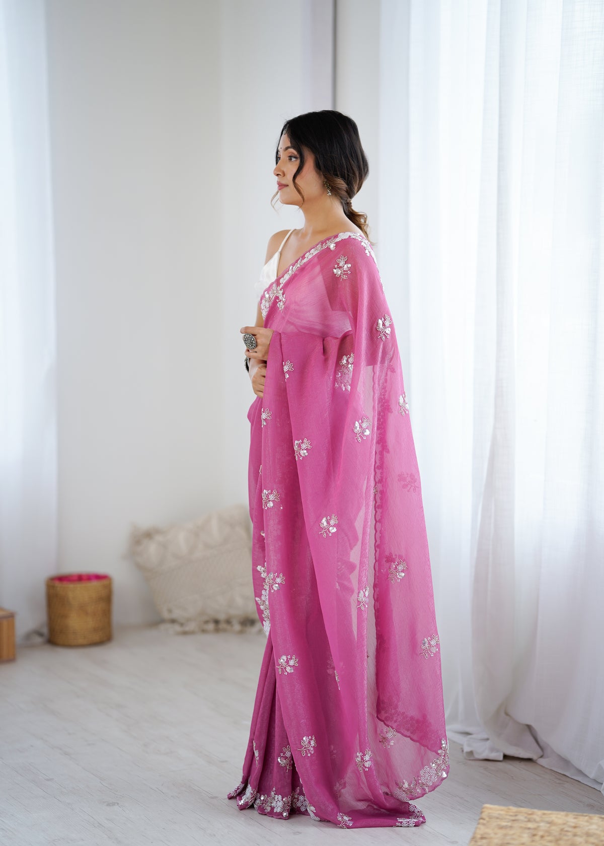 Urban Pallu Solid Poly Chiffon Daily Saree