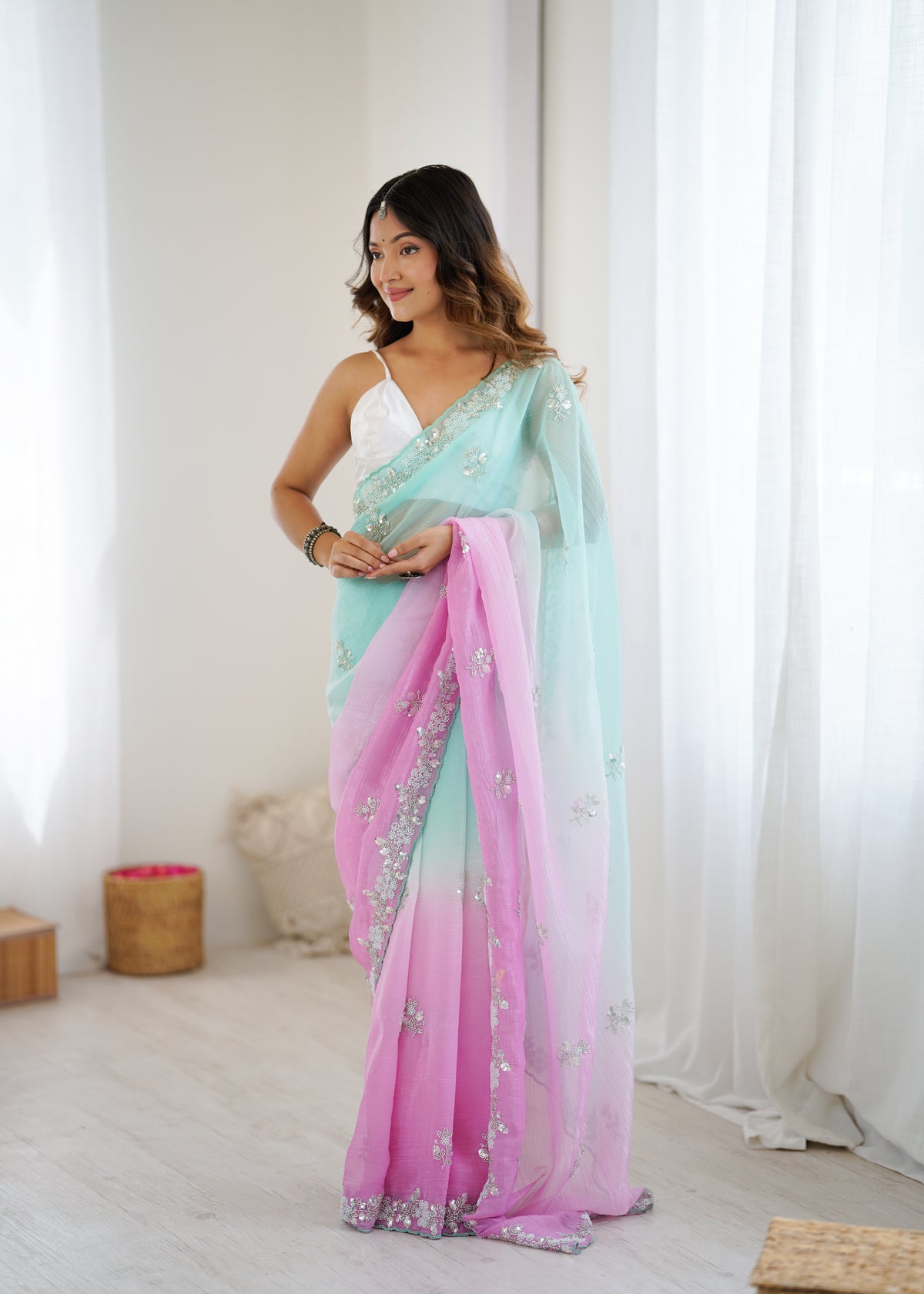 Urban Pallu Solid Poly Chiffon Daily Saree