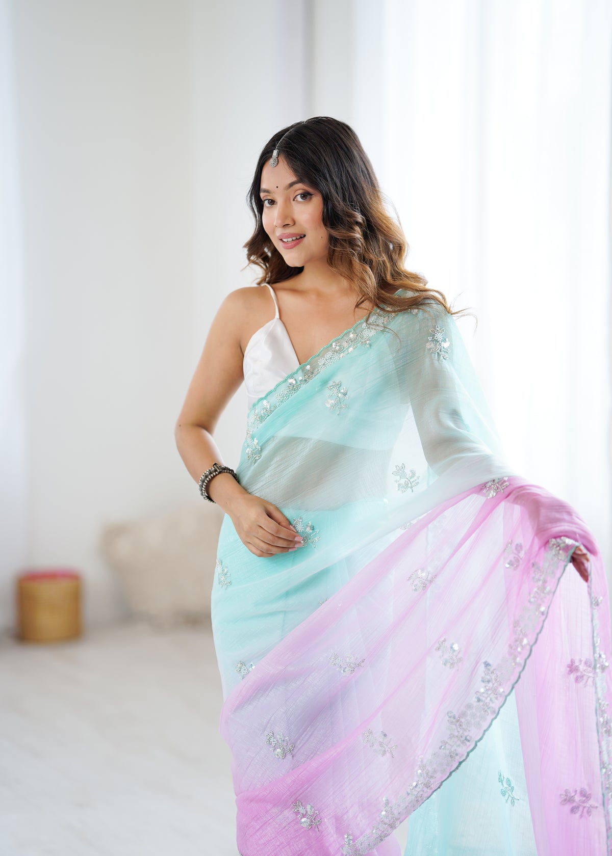 Urban Pallu Solid Poly Chiffon Daily Saree