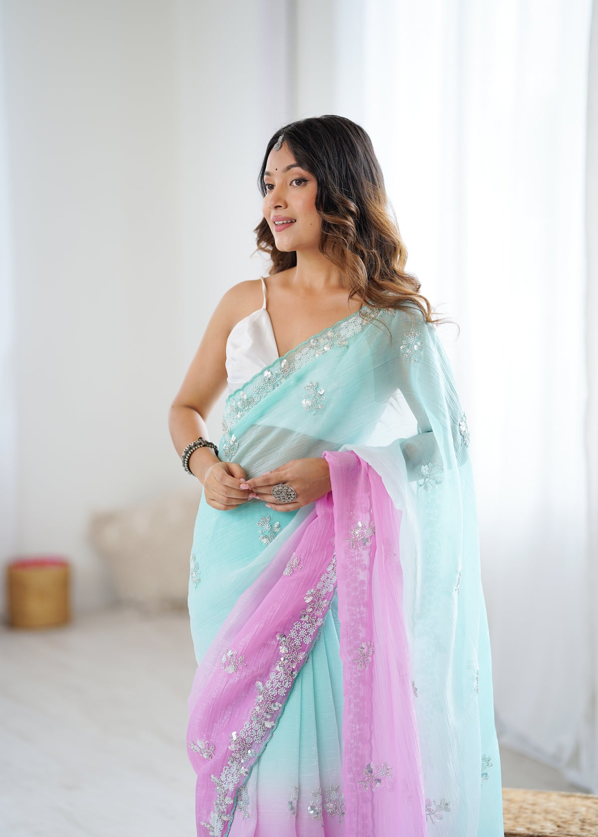Urban Pallu Solid Poly Chiffon Daily Saree