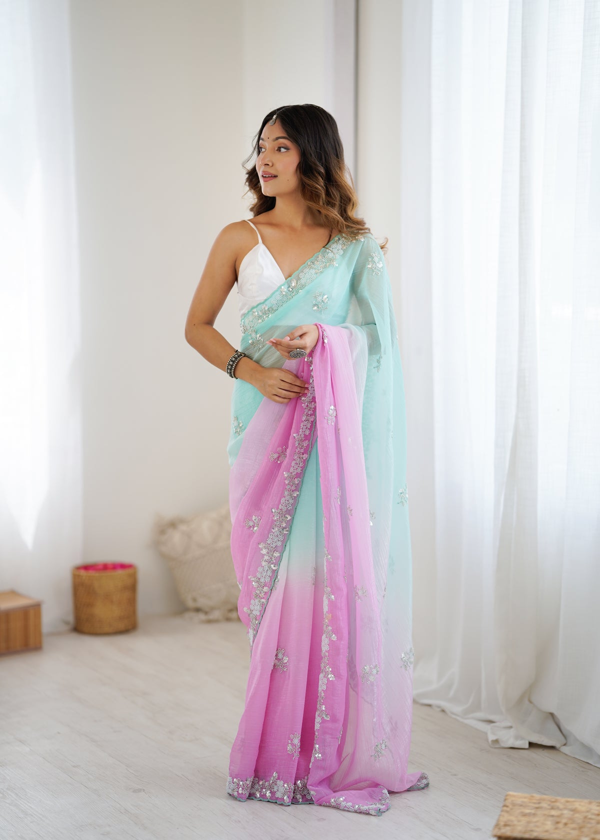 Urban Pallu Solid Poly Chiffon Daily Saree