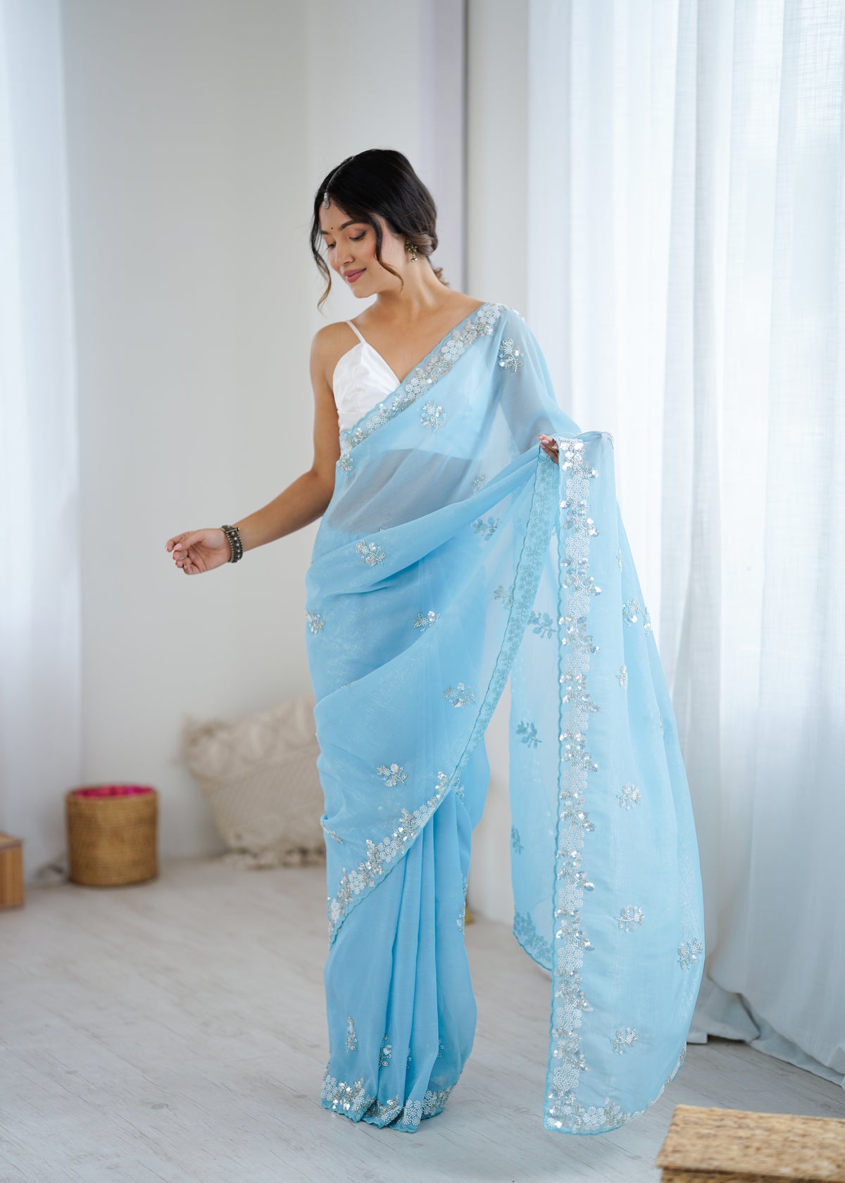 Urban Pallu Solid Poly Chiffon Daily Saree