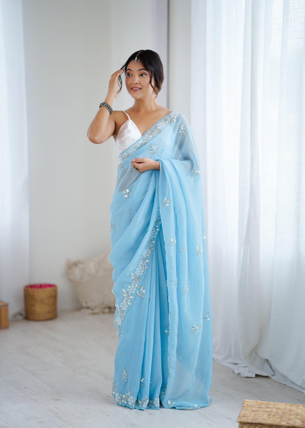 Urban Pallu Solid Poly Chiffon Daily Saree