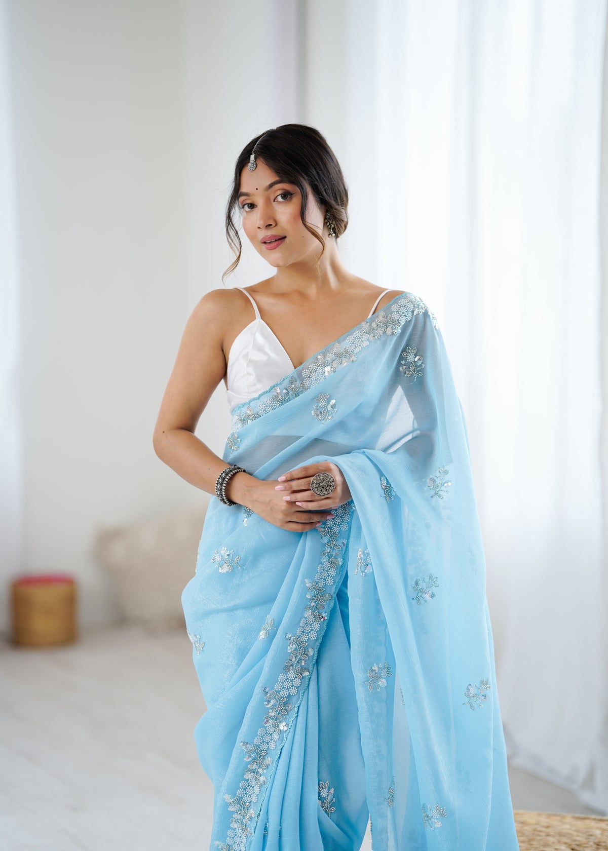 Urban Pallu Solid Poly Chiffon Daily Saree