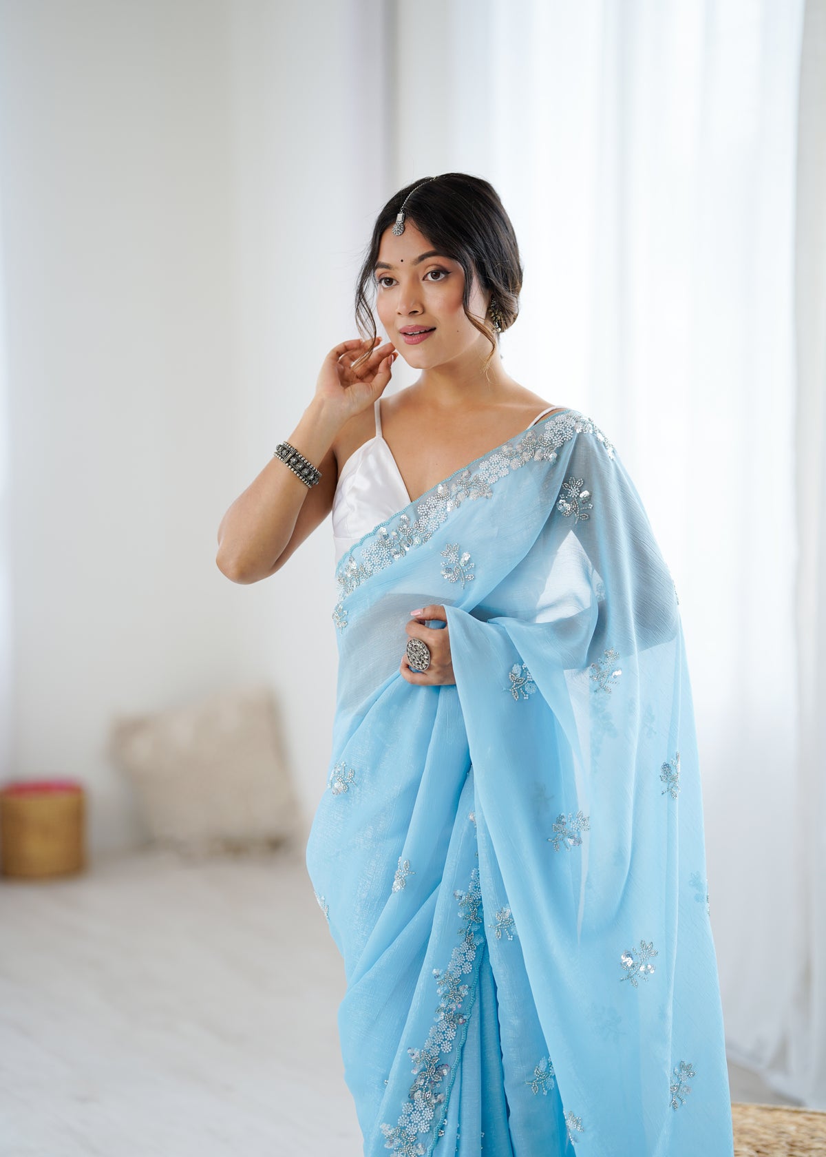 Urban Pallu Solid Poly Chiffon Daily Saree