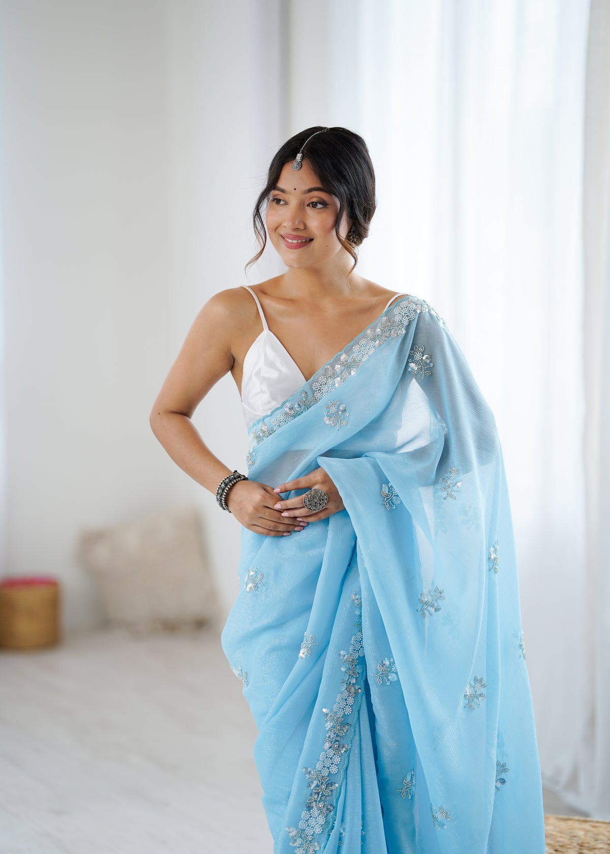 Urban Pallu Solid Poly Chiffon Daily Saree