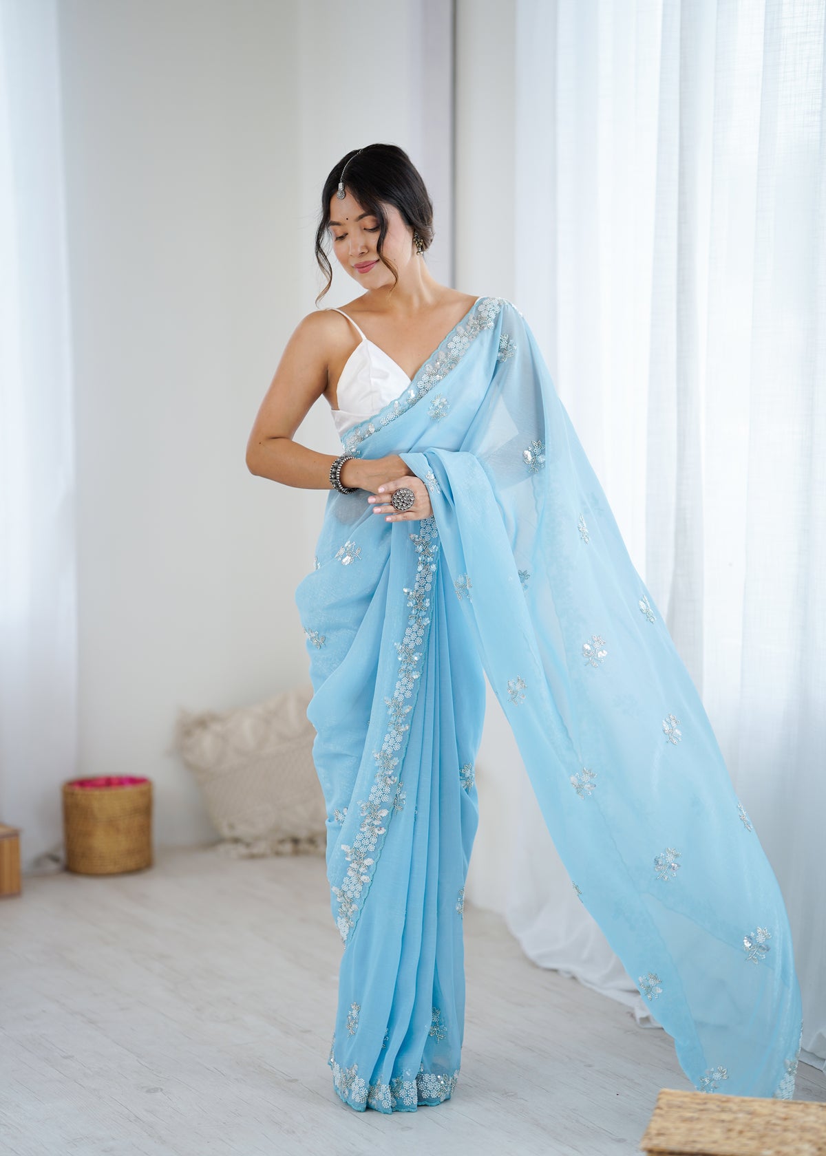 Urban Pallu Solid Poly Chiffon Daily Saree