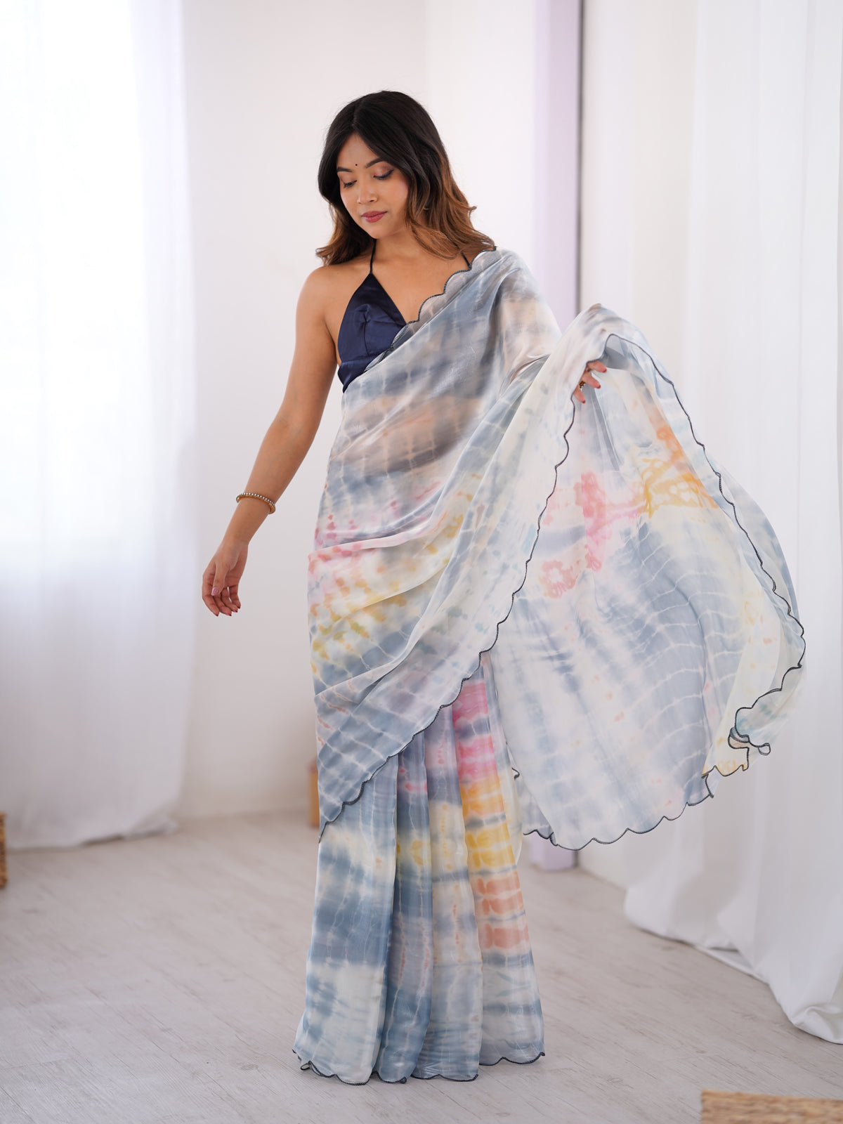 Urban Pallu Solid Organza Daily Saree