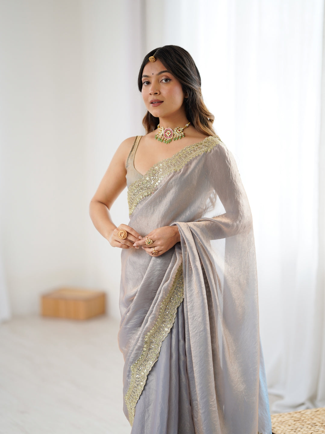 Urban Pallu Solid Poly Chiffon Daily Saree