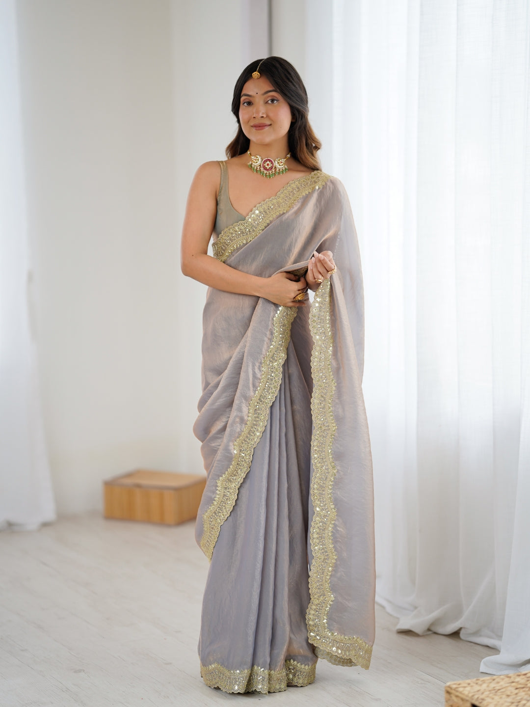 Urban Pallu Solid Poly Chiffon Daily Saree