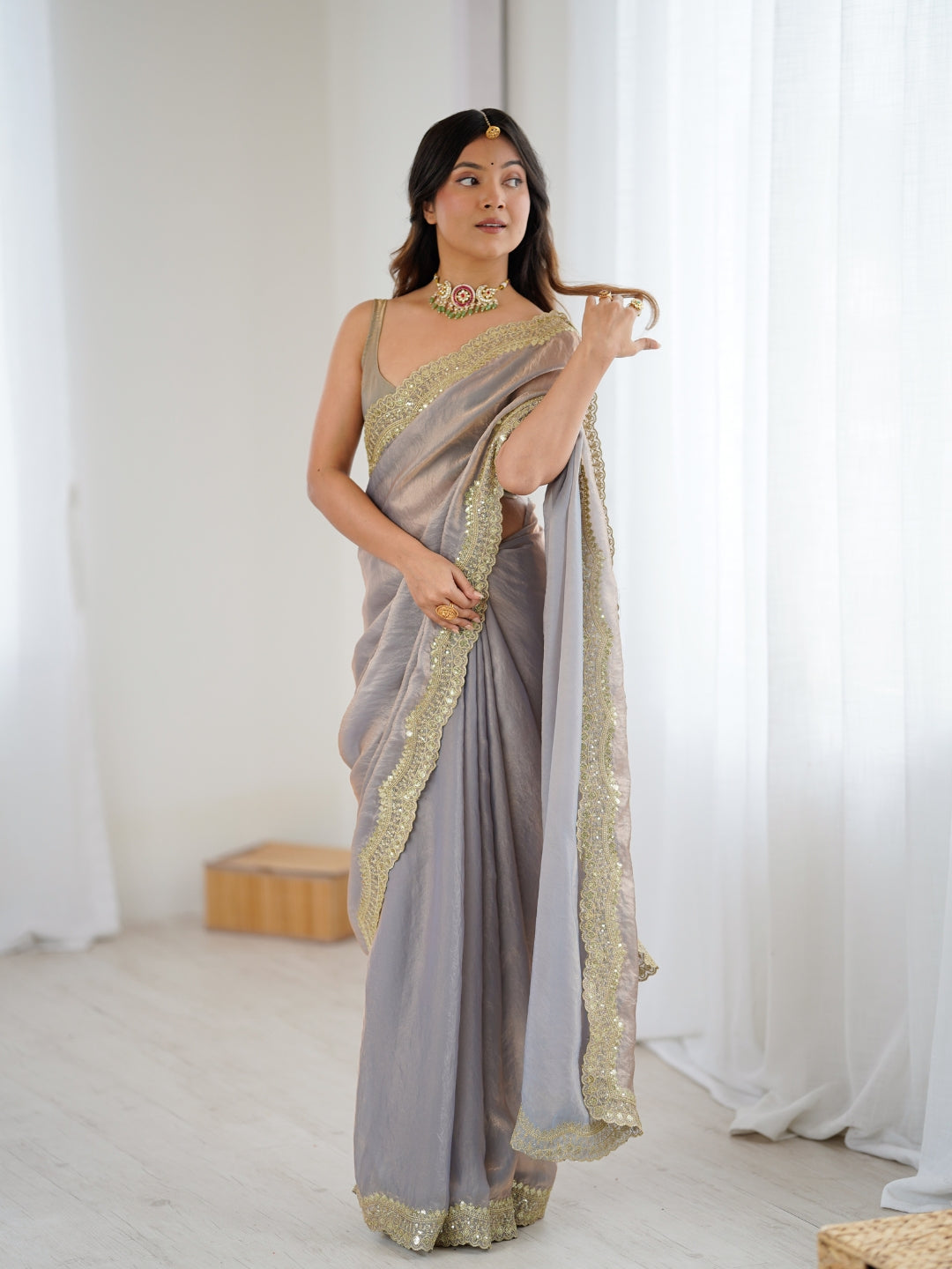 Urban Pallu Solid Poly Chiffon Daily Saree