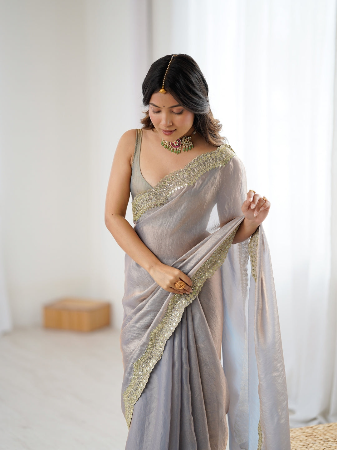 Urban Pallu Solid Poly Chiffon Daily Saree