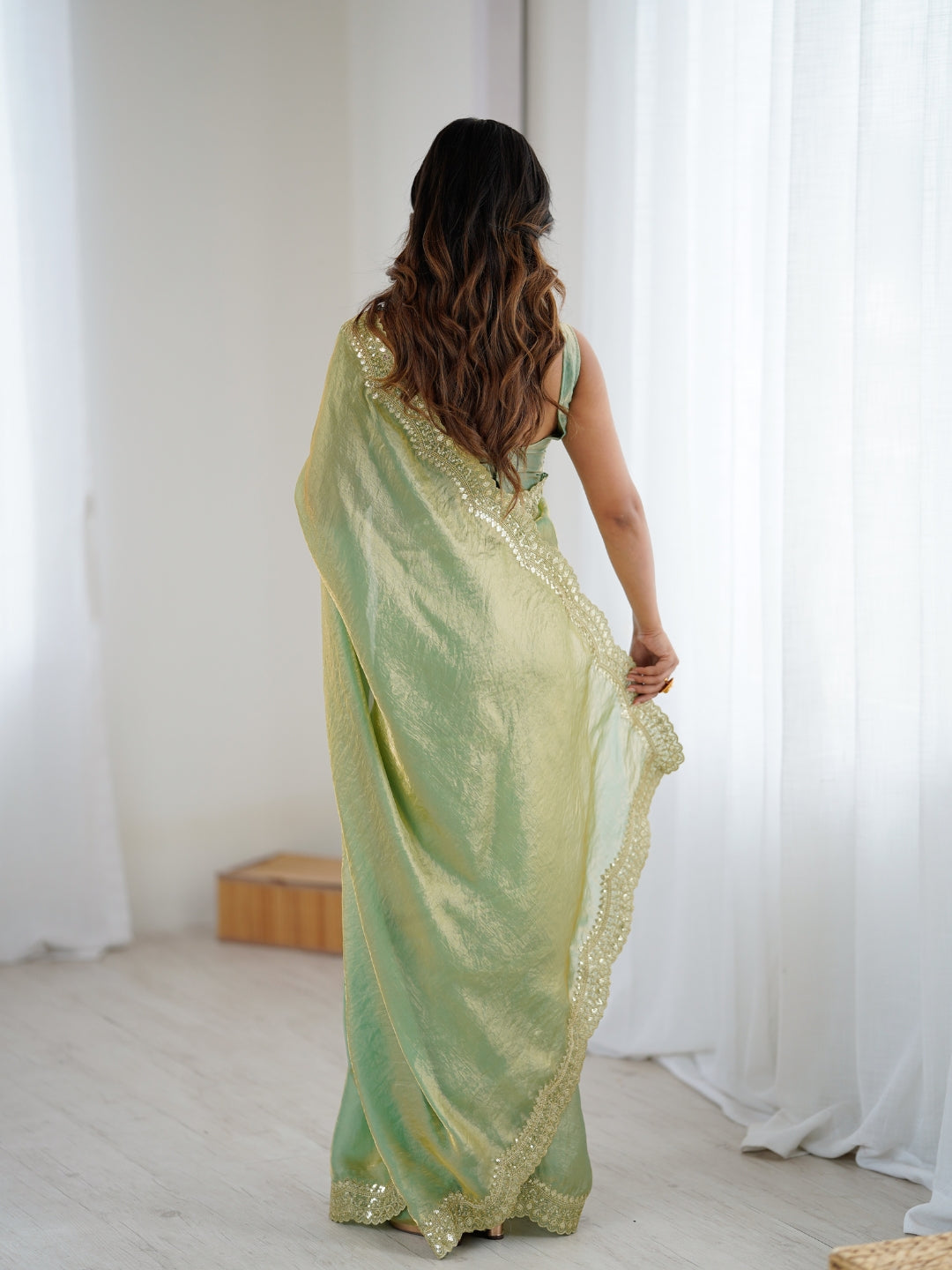 Urban Pallu Solid Poly Chiffon Daily Saree