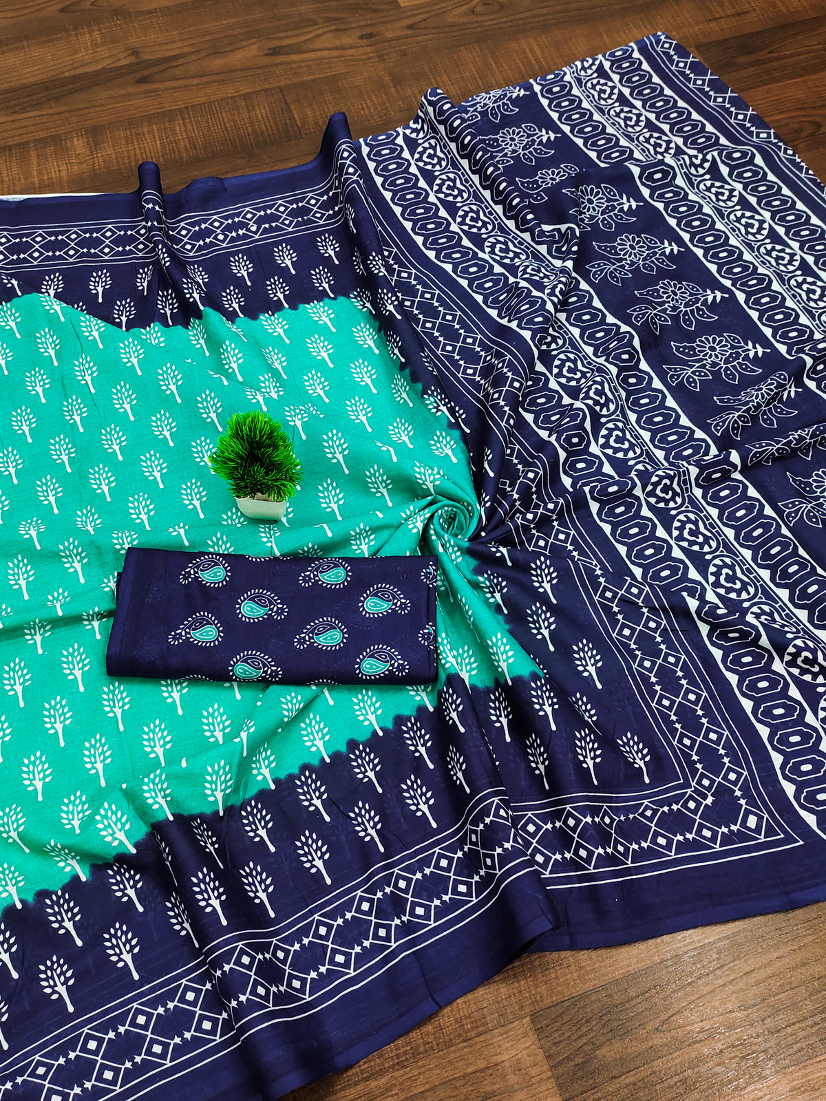 Urban Pallu Woven Design Pure Cotton Daily Saree