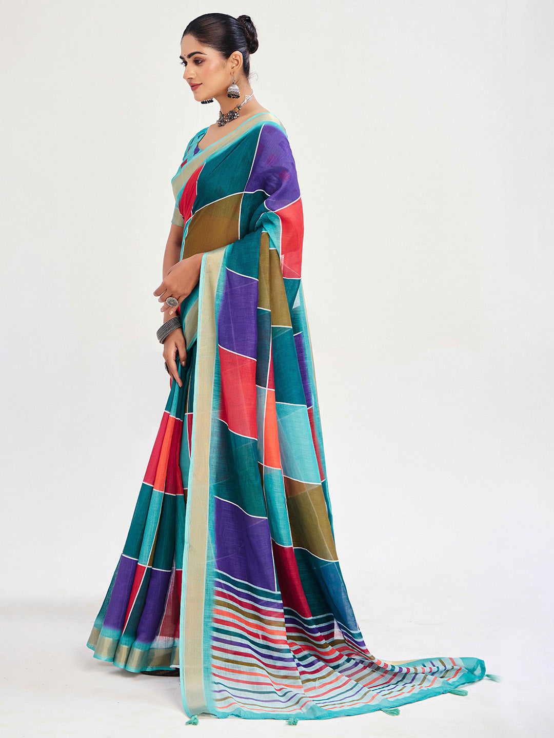 Urban Pallu Checked Silk Blend Fusion Saree
