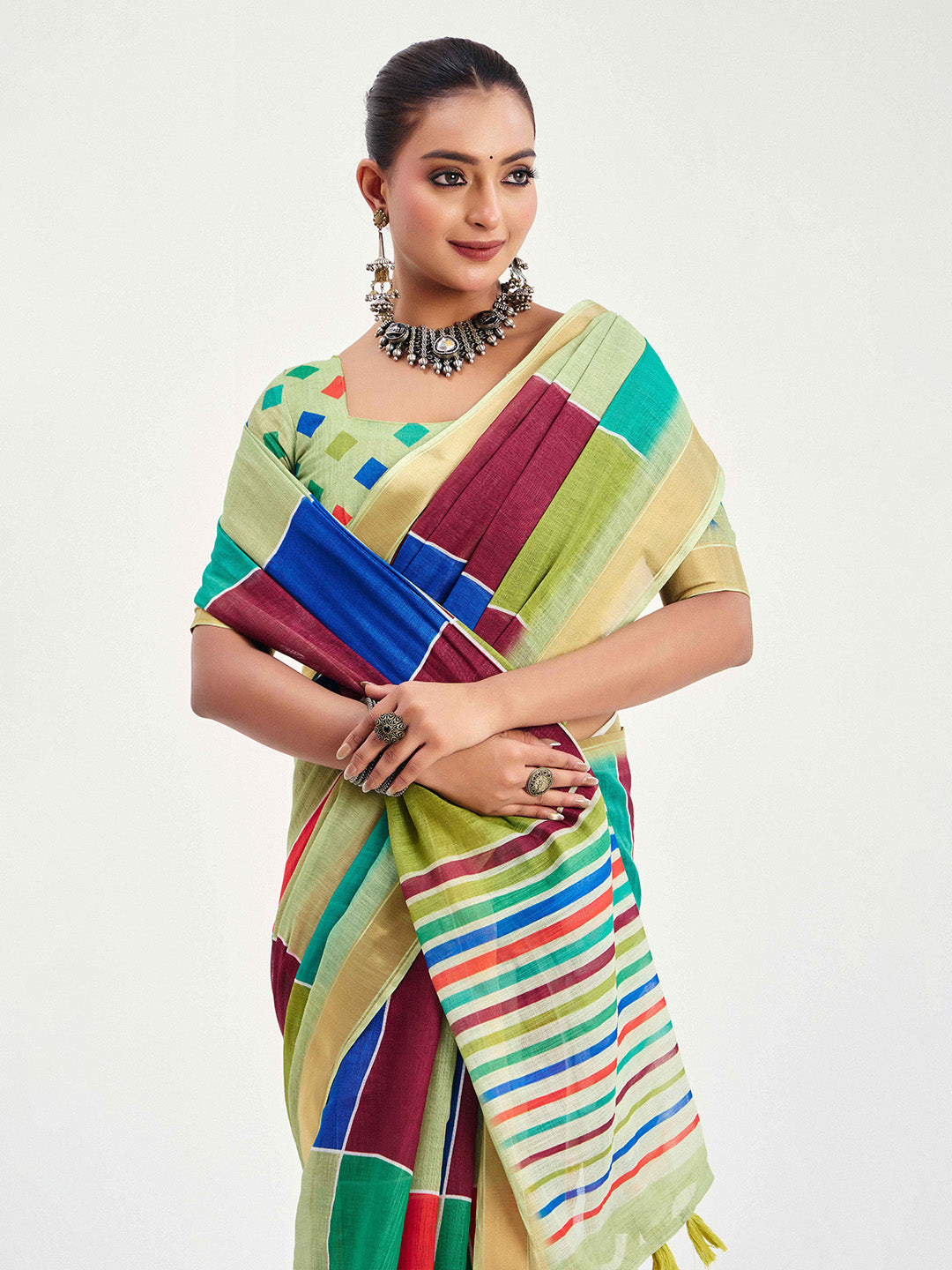 Urban Pallu Checked Silk Blend Fusion Saree